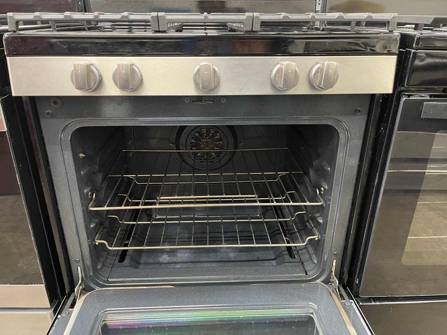 Frigidaire Professional 30-in 5 Burners 5.6-cu ft Self Cleaning Freestanding Gas Range in Stainless Steel-Model #FPGF3077QF