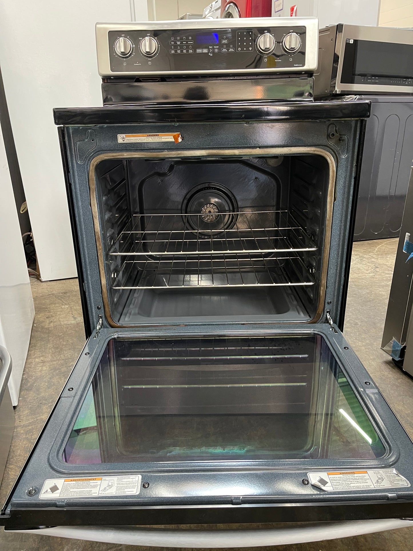 6.4 Cu. Ft. Freestanding Electric Range with Fingerprint-Resistant Stainless Steel Model:
WFE770H0FZ