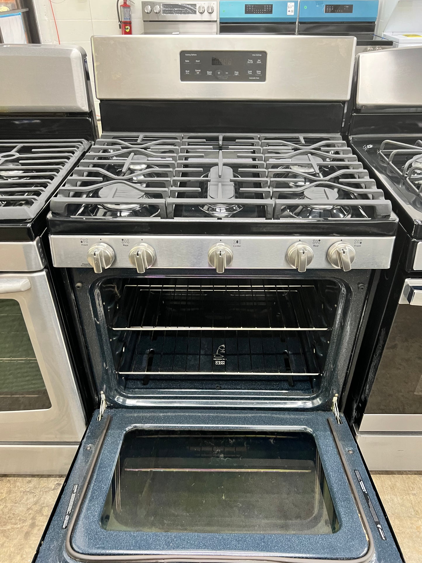 GE 30 in. 5.0-cu. ft. Freestanding Gas Range in Stainless Steel-Model #JGBS66REK3SS