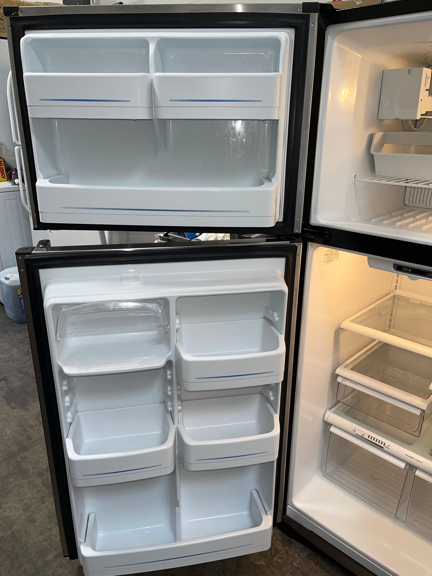 GE 17.9 Cu. Ft. Stainless Top-Freezer Refrigerator
GTS18SBSARSS