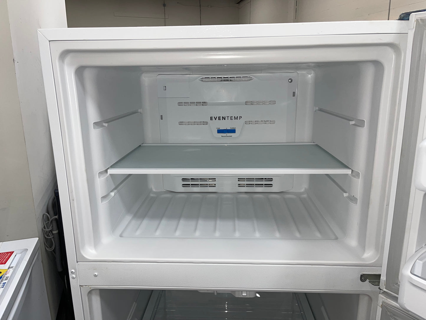 Frigidaire FFTR1814WW
30 Inch Top Freezer Refrigerator with 18.3 Cu. Ft. Total Capacity