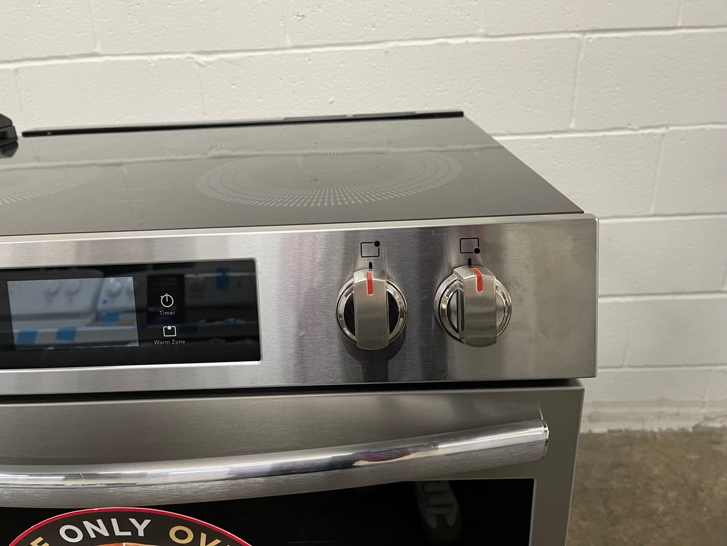 Frigidaire Gallery Series GCFE3070BF
30 Inch Freestanding Electric Range with 5 Elements, 6.2 cu. ft. Total Convection Oven, EvenTemp™ Element, Storage Drawer, Stone-Baked Pizza, Air Fry, Self & Steam Clean, and Star-K