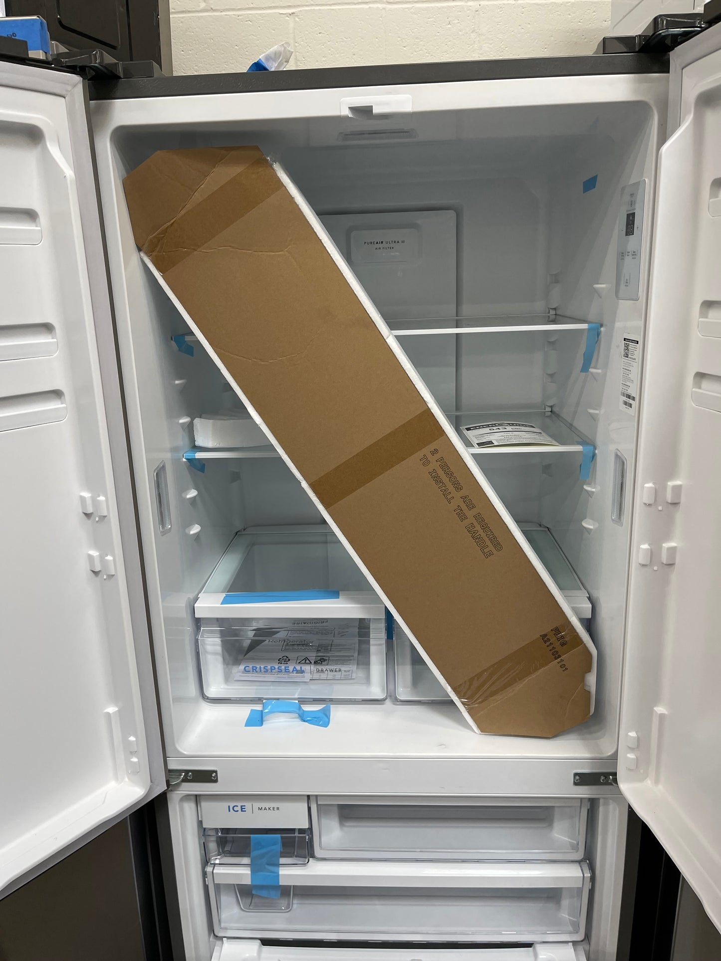 Frigidaire 17.6 Cu. Ft. Counter-Depth French Door Refrigerator
FRFG1723AV