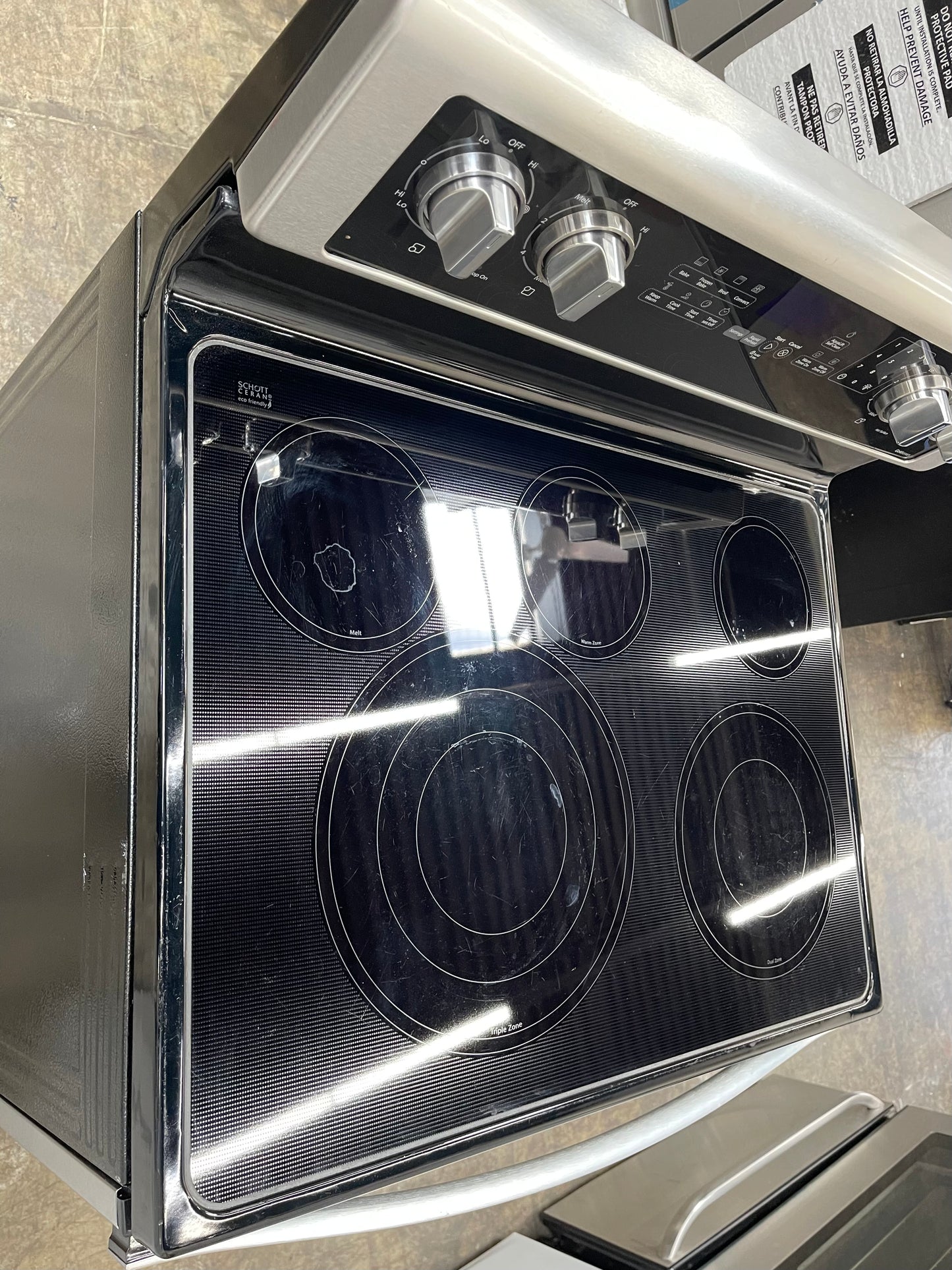 6.4 Cu. Ft. Freestanding Electric Range with Fingerprint-Resistant Stainless Steel Model:
WFE770H0FZ