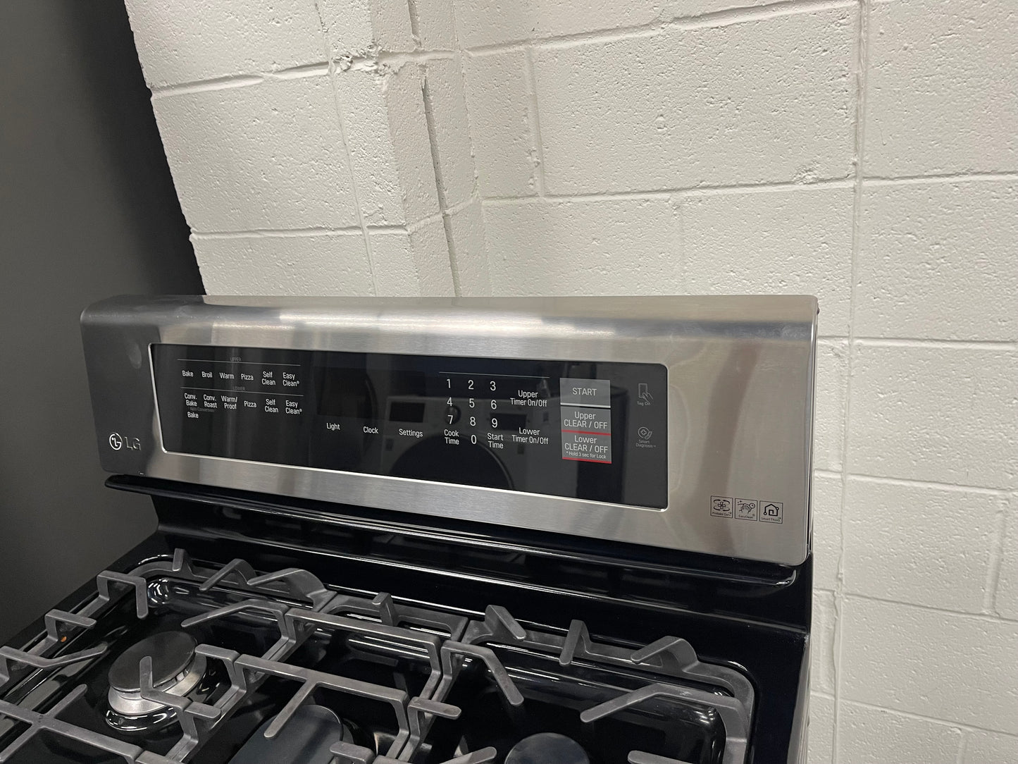 6.9 cu. ft. Gas Double Oven Range with ProBake Convection and EasyClean- Model:LDG4313ST