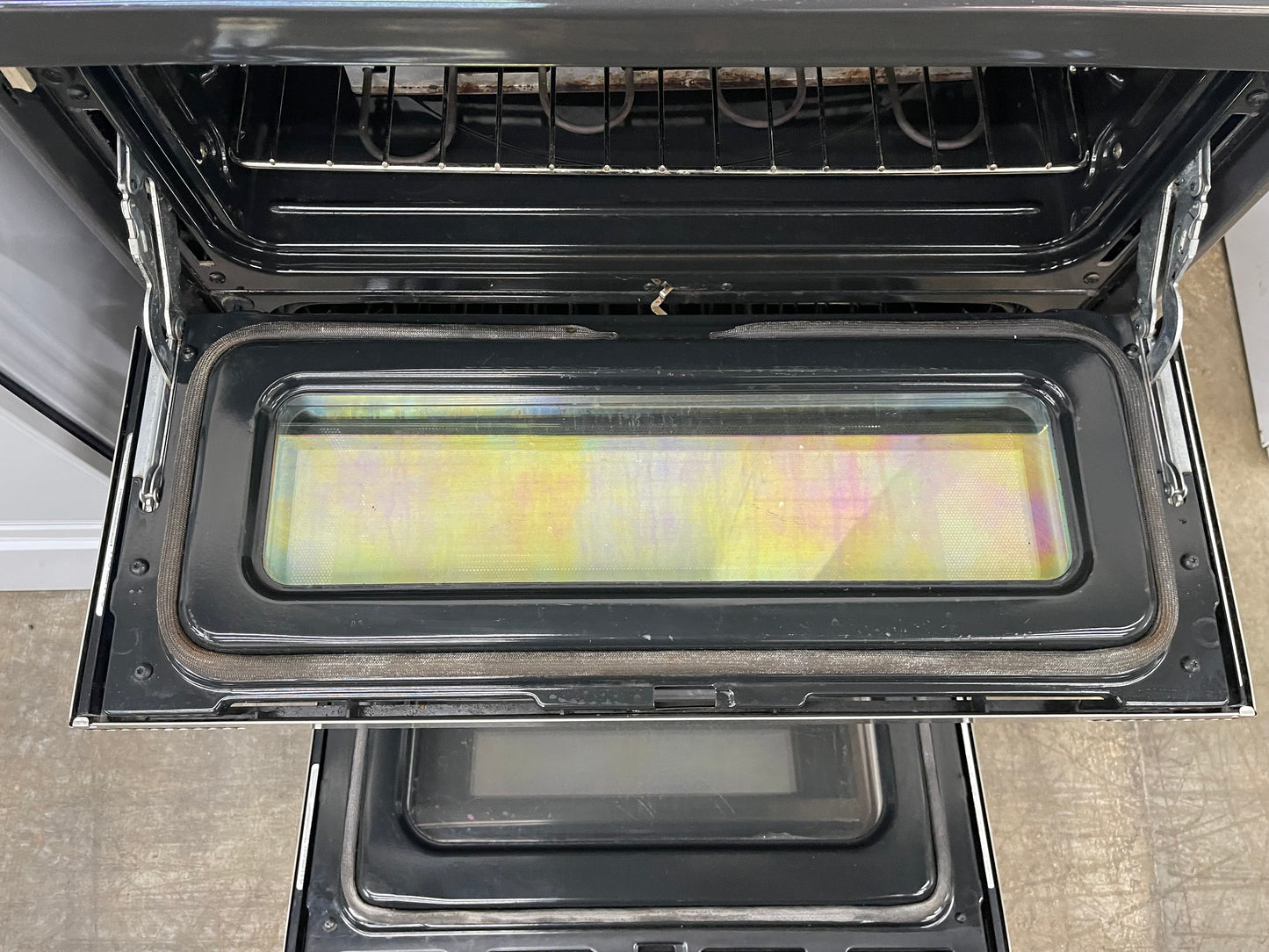 GE 30" Free-Standing Electric Double Oven Convection Range
Model #:JB850SF1SS