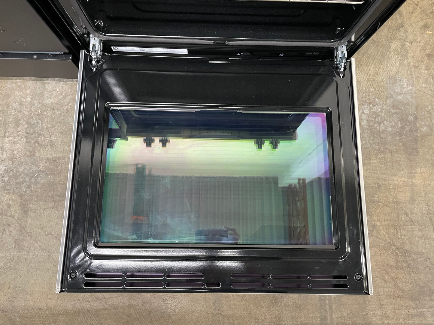 Frigidaire Gallery Series GCFE3070BF
30 Inch Freestanding Electric Range with 5 Elements, 6.2 cu. ft. Total Convection Oven, EvenTemp™ Element, Storage Drawer, Stone-Baked Pizza, Air Fry, Self & Steam Clean, and Star-K