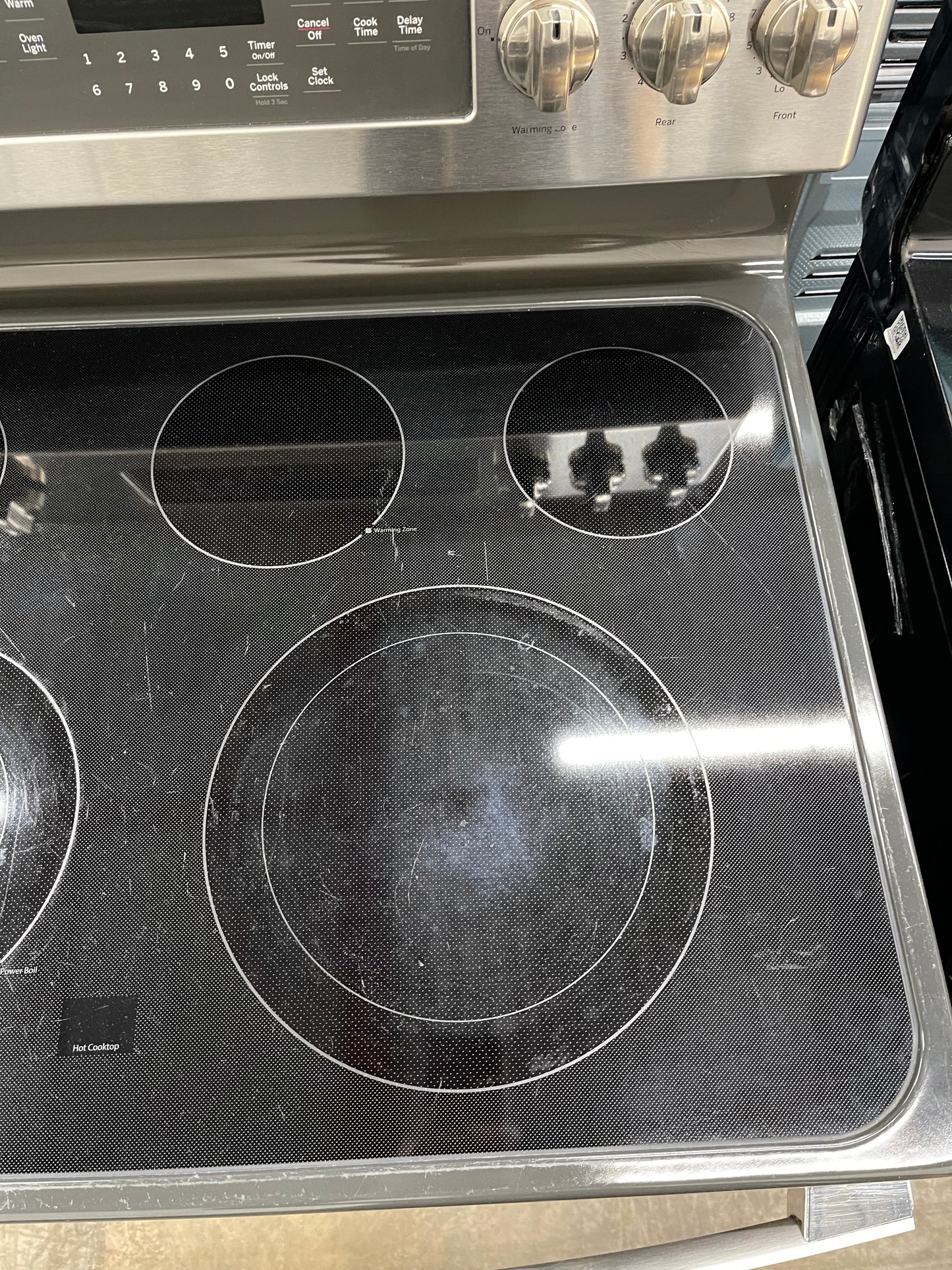 GE 30" Free-Standing Electric Convection Range
Model #:JB750SJSS