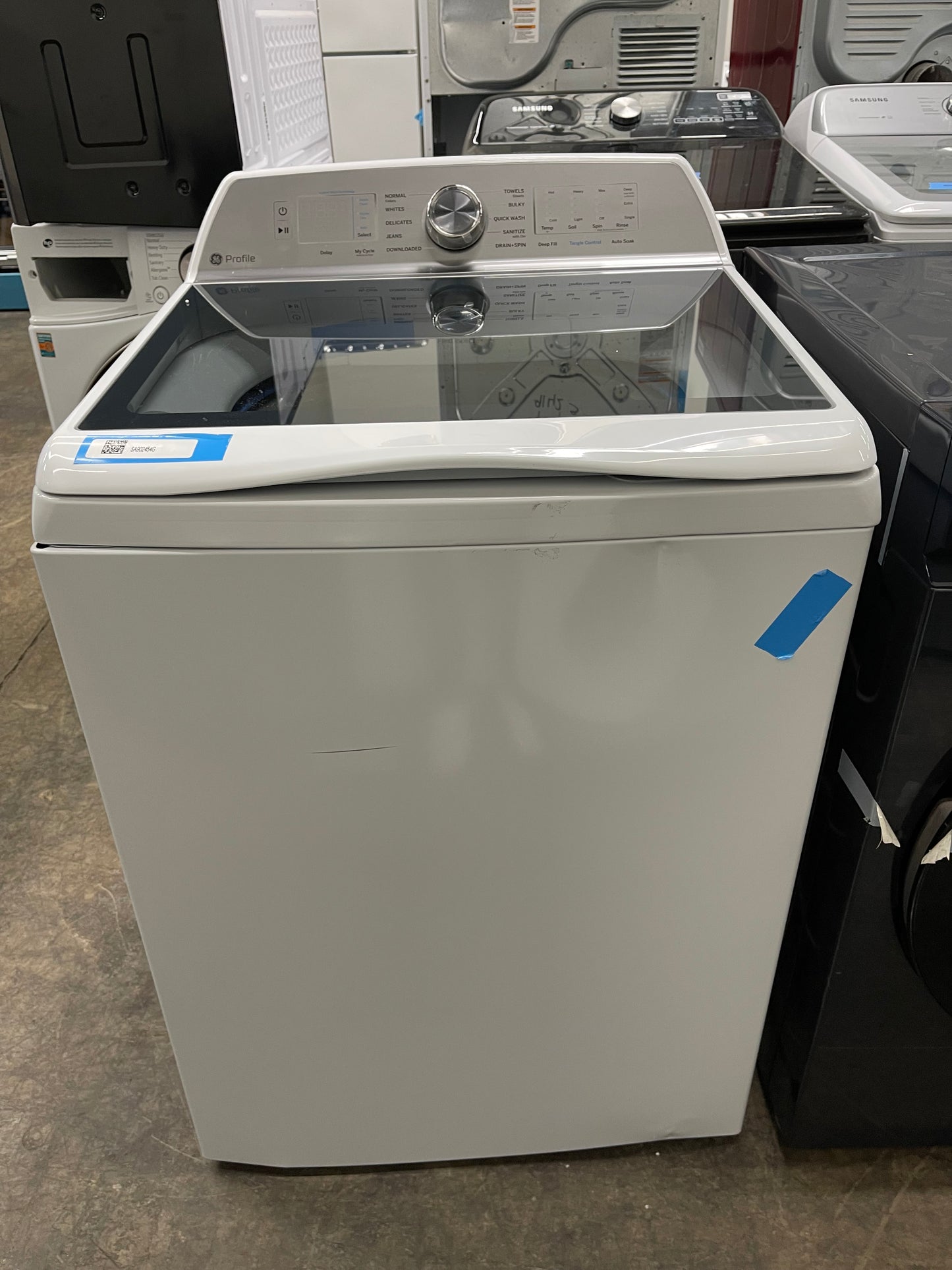 GE Profile ENERGY STAR 5.0 cu. ft. Capacity Washer with Smarter Wash Technology and FlexDispense™
Model #:PTW600BSRWS