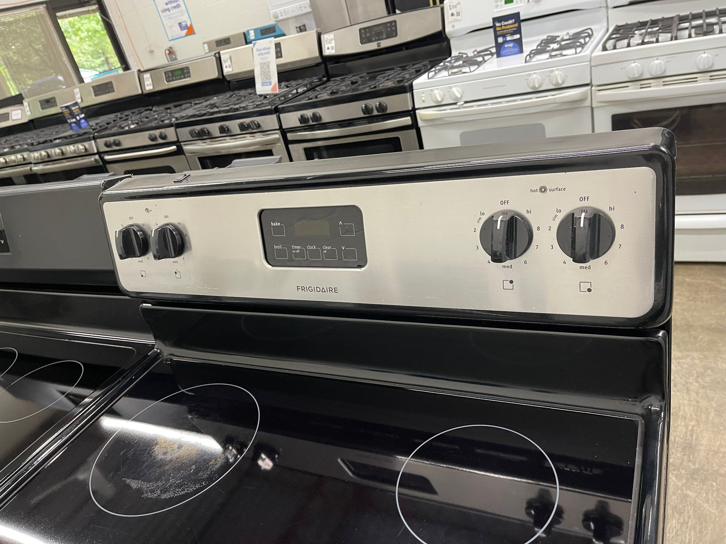 Frigidaire FFEF3012LS
30 Inch Freestanding Electric Range with 4 Radiant Elements, 4.8 cu. ft. Oven Capacity, Manual Clean and Store-More Storage Drawer: Stainless Steel