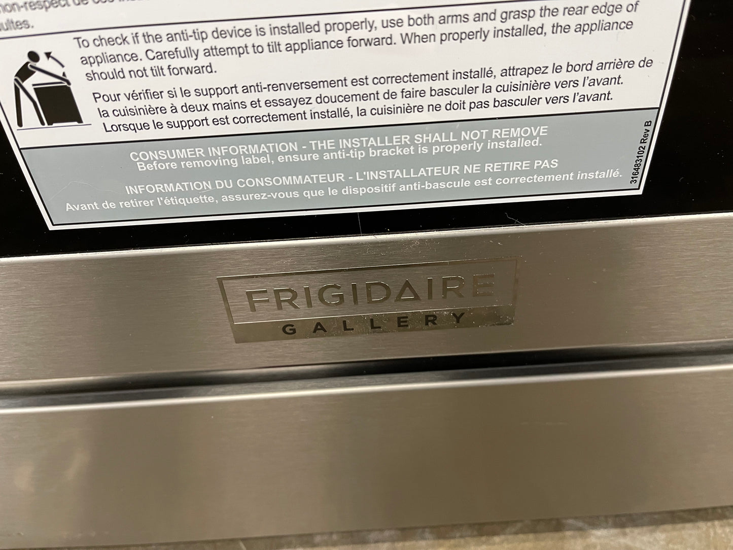 Frigidaire Gallery Series GCFE3070BF
30 Inch Freestanding Electric Range with 5 Elements, 6.2 cu. ft. Total Convection Oven, EvenTemp™ Element, Storage Drawer, Stone-Baked Pizza, Air Fry, Self & Steam Clean, and Star-K