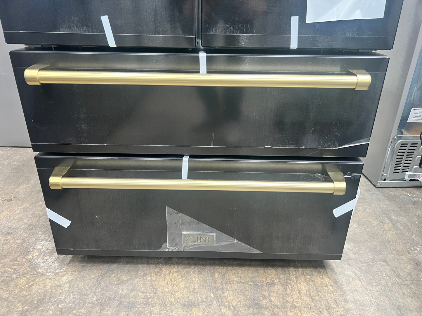 ZLINE KITCHEN & BATH Counter-Depth Autograph Edition 22.5-cu ft 4 -Door French Door Refrigerator with Ice Maker with Ice Dispenser ( Fingerprint Resistant Black Stainless Steel with Champagne Bronze accent Handles)-Model #RFM-36-BS-CB