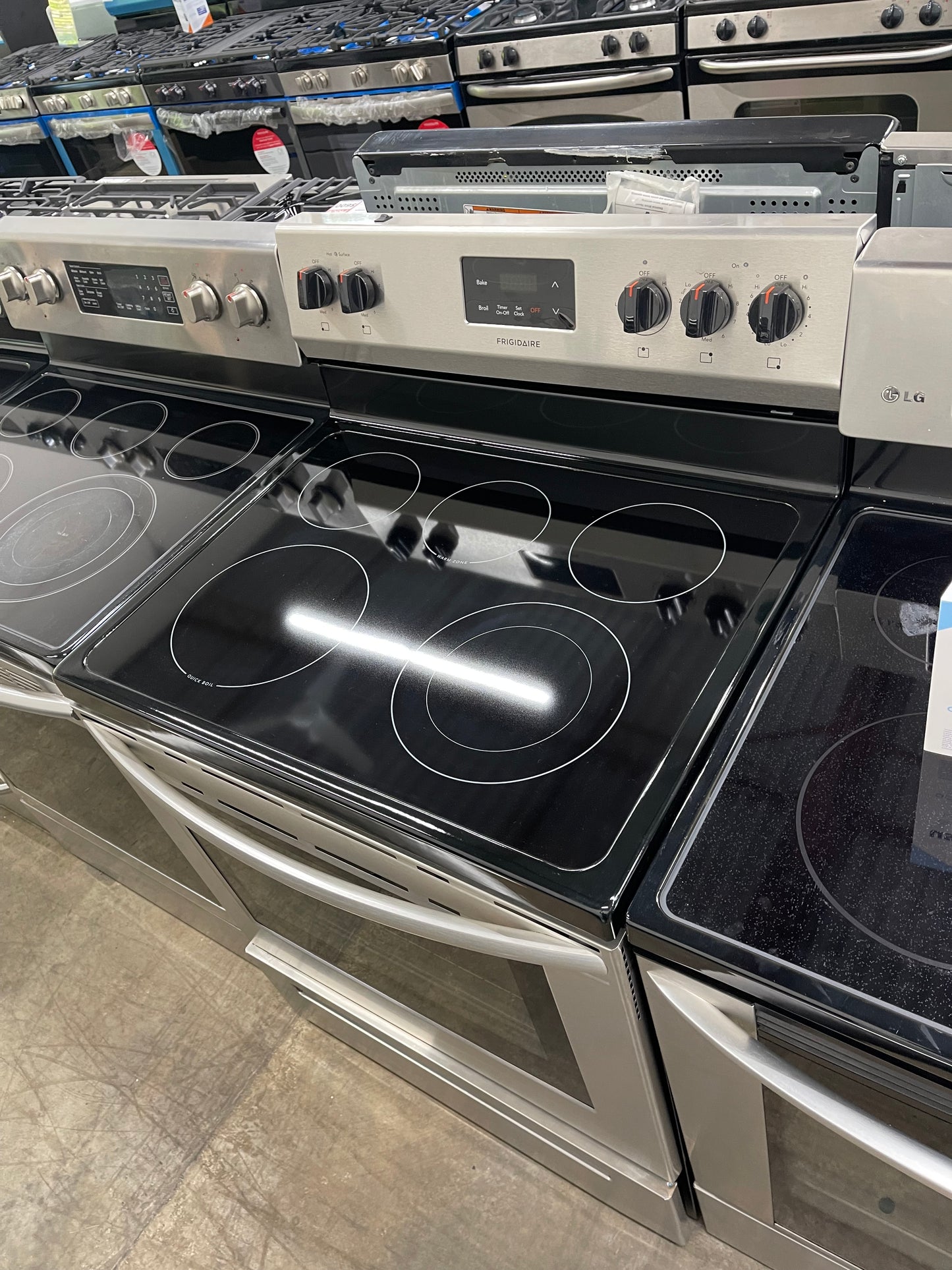 Frigidaire 30 in. 5 Burner Element Freestanding Electric Range in Stainless Steel-FCRE3052AS