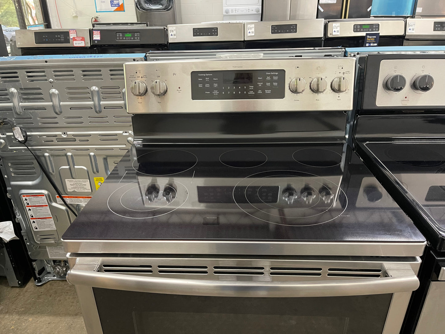GE Profile PB930SLSS
30 Inch Smart Electric Range with 5.3 Cu. Ft. Oven, Five Heating Elements, Temperature Probe, True European Convection, WiFi, 3600W Power Boil, Chef Connect, and Self Clean