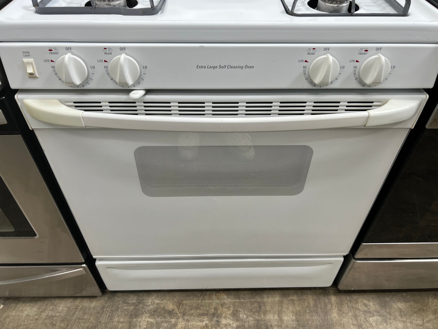 GE 30" Free-Standing Gas Range in White-Model #:JGBP26WEA1WW