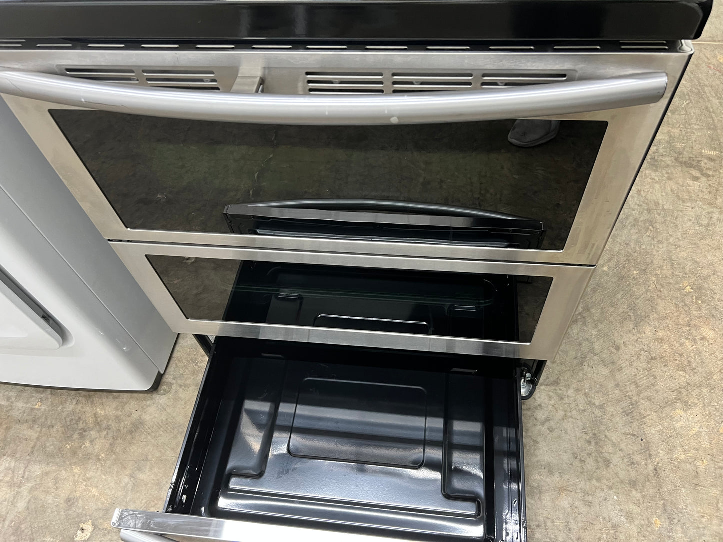 Samsung Flex Duo 30-in Glass Top 5 Burners 2.6-cu ft / 3.2-cu ft Self-cleaning Convection Oven Freestanding Double Oven Electric Range