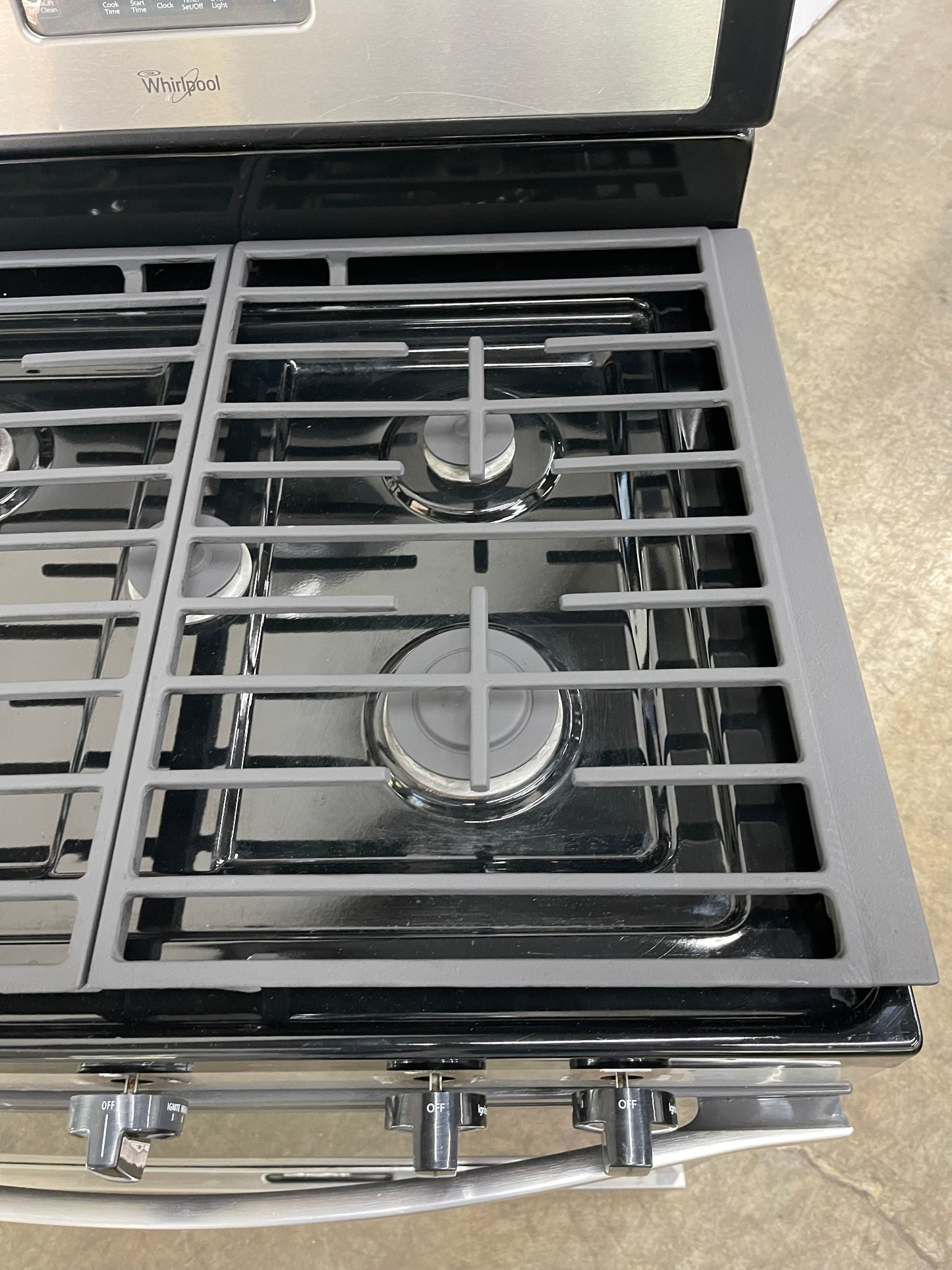 Whirlpool WFG540H0AS
30 Inch Freestanding Gas Range with 4 Sealed Burners, 5.8 cu. ft. AquaLift Self-Cleaning Oven, Power Burner, TimeSavor Convection Cooking System and Lower Storage Drawer: Stainless Steel
