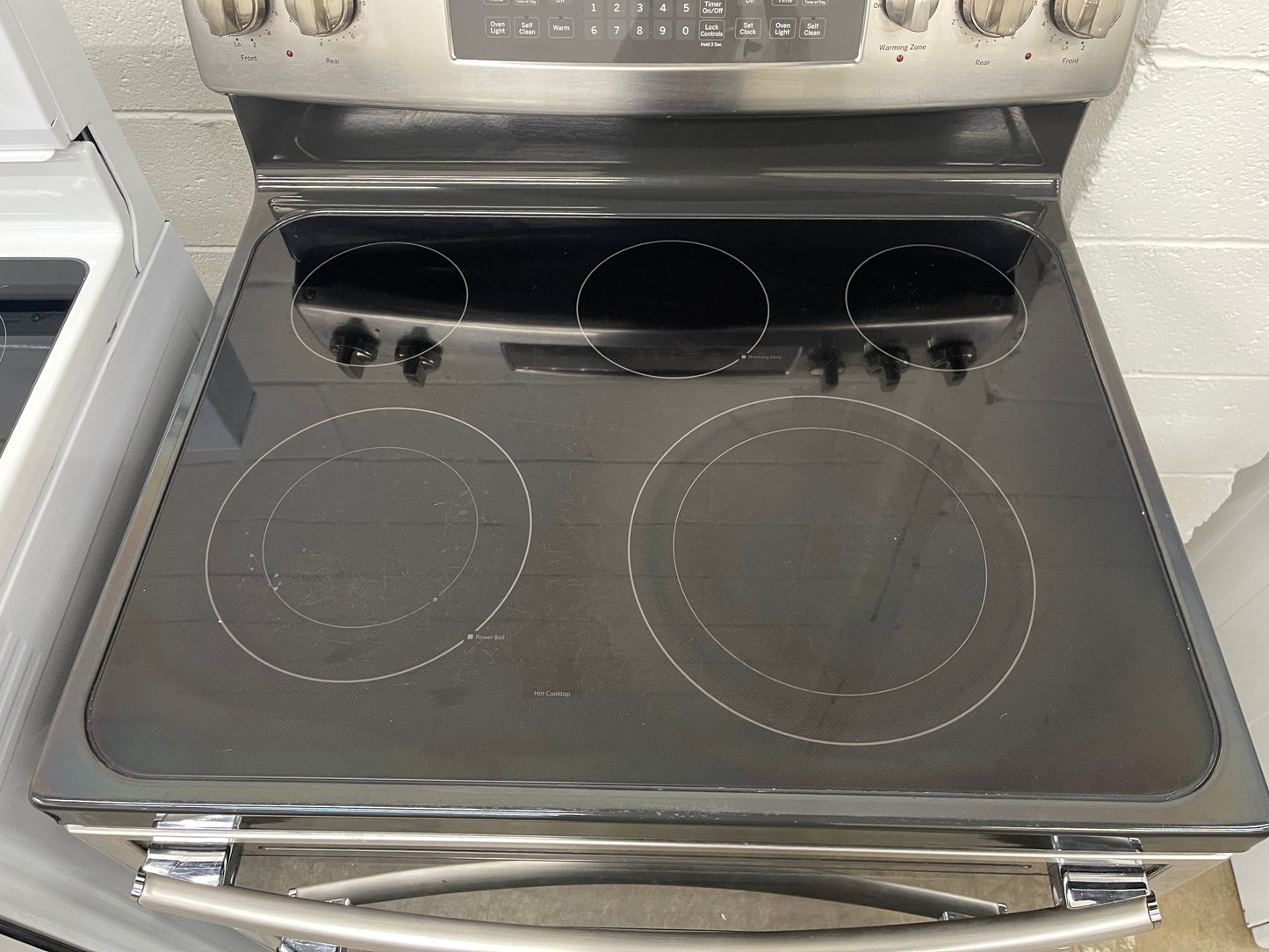 GE 30" Free-Standing Electric Double Oven Convection Range
Model #:JB850SF1SS