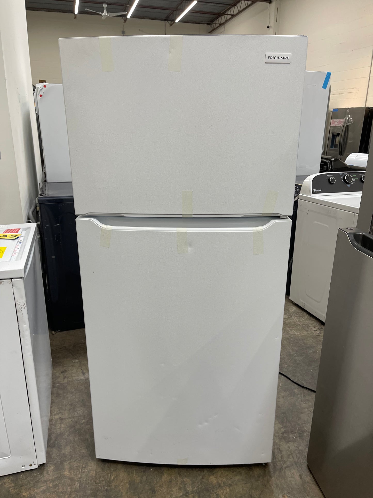 Frigidaire FFTR1814WW
30 Inch Top Freezer Refrigerator with 18.3 Cu. Ft. Total Capacity