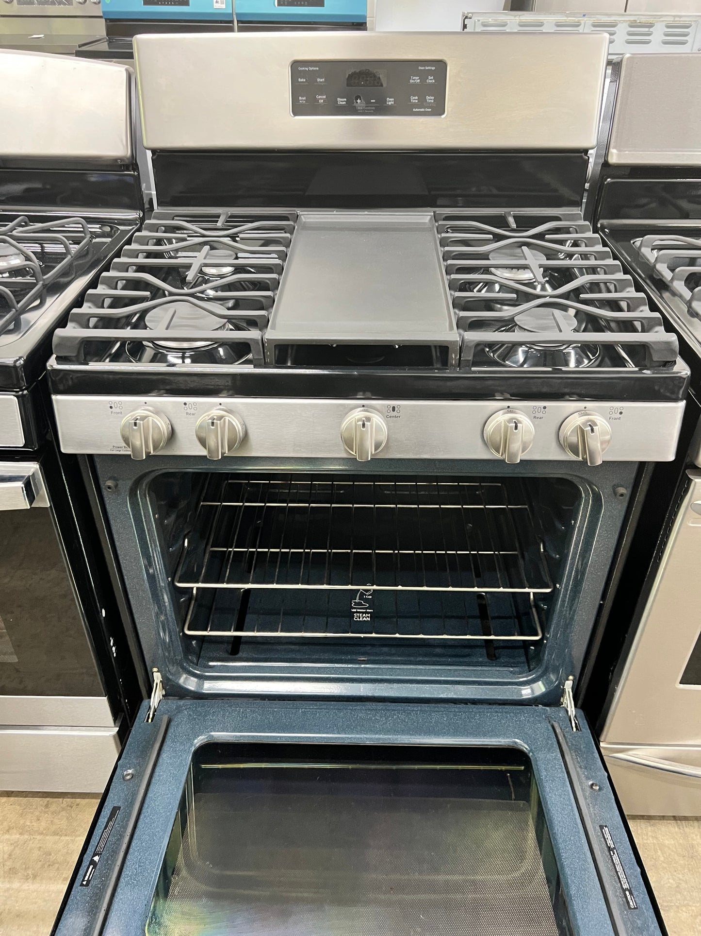GE 30 in. 5.0-cu. ft. Freestanding Gas Range in Stainless Steel-Model #JGBS66REK3SS