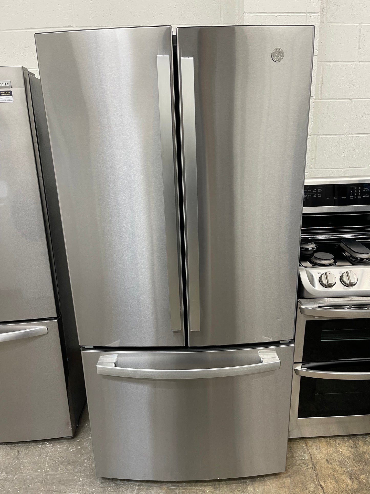 GE ENERGY STAR 24.7 Cu. Ft. French-Door Refrigerator
GNE25JYKGFFS