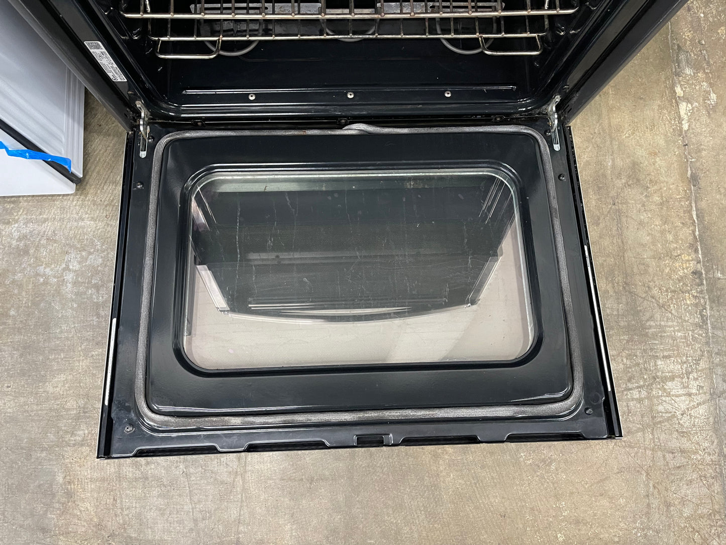 GE 30" Free-Standing Electric Double Oven Convection Range
Model #:JB850SF1SS