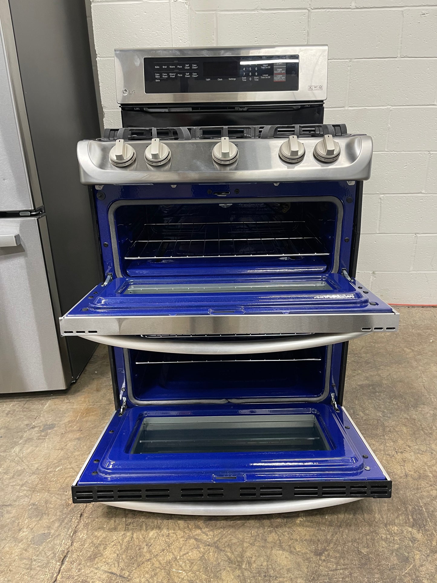 6.9 cu. ft. Gas Double Oven Range with ProBake Convection and EasyClean- Model:LDG4313ST