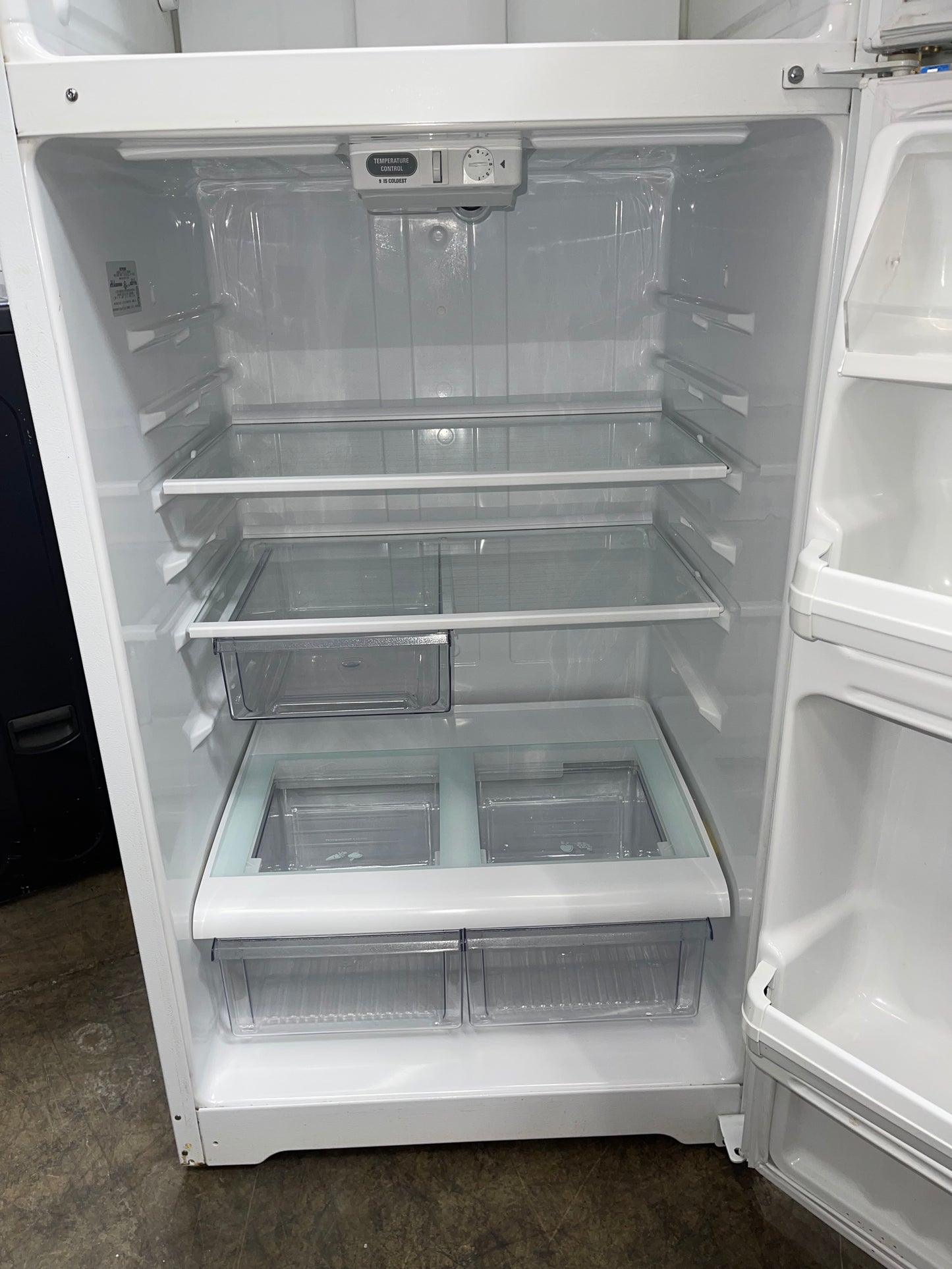 Hotpoint 15.8 Cu. Ft. Top-Freezer Refrigerator
HTS16GBRFRWW