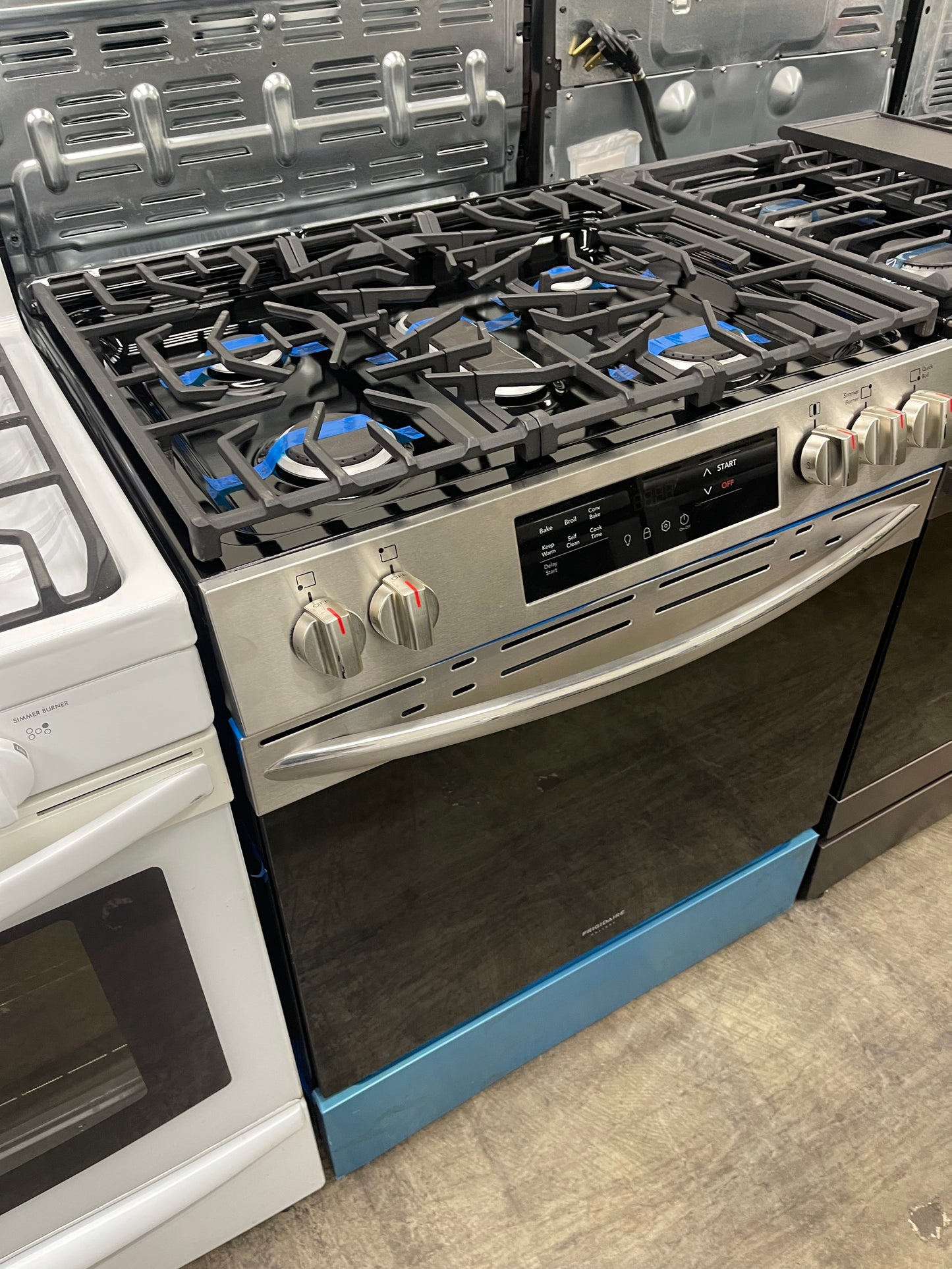 Frigidaire 5 Burners 5.1-cu ft Convection Oven Slide-In Gas Range in Stainless Steel-Model #FCFG3083AS