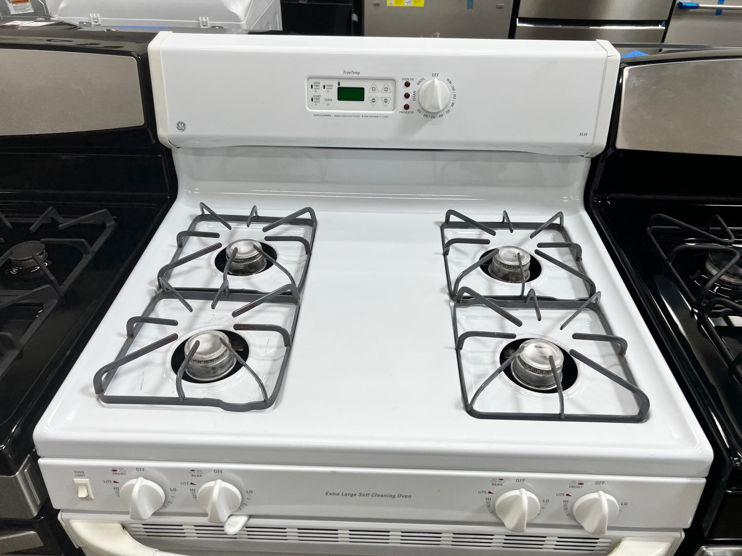 GE 30" Free-Standing Gas Range in White-Model #:JGBP26WEA1WW