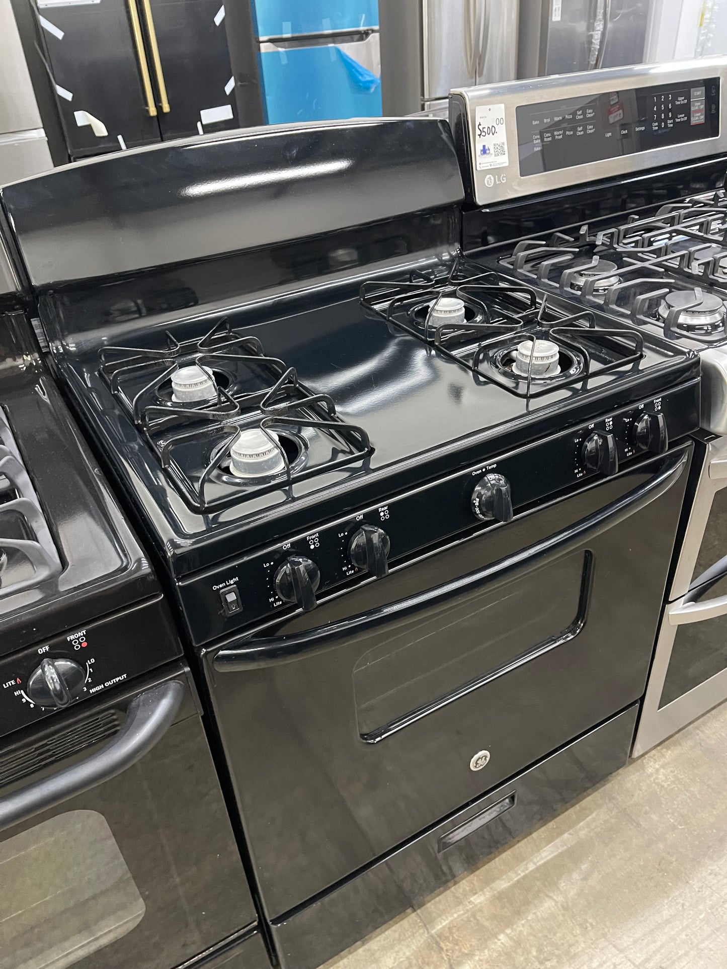GE 30" Free-Standing Gas Range
Model #:JGBS10DEK