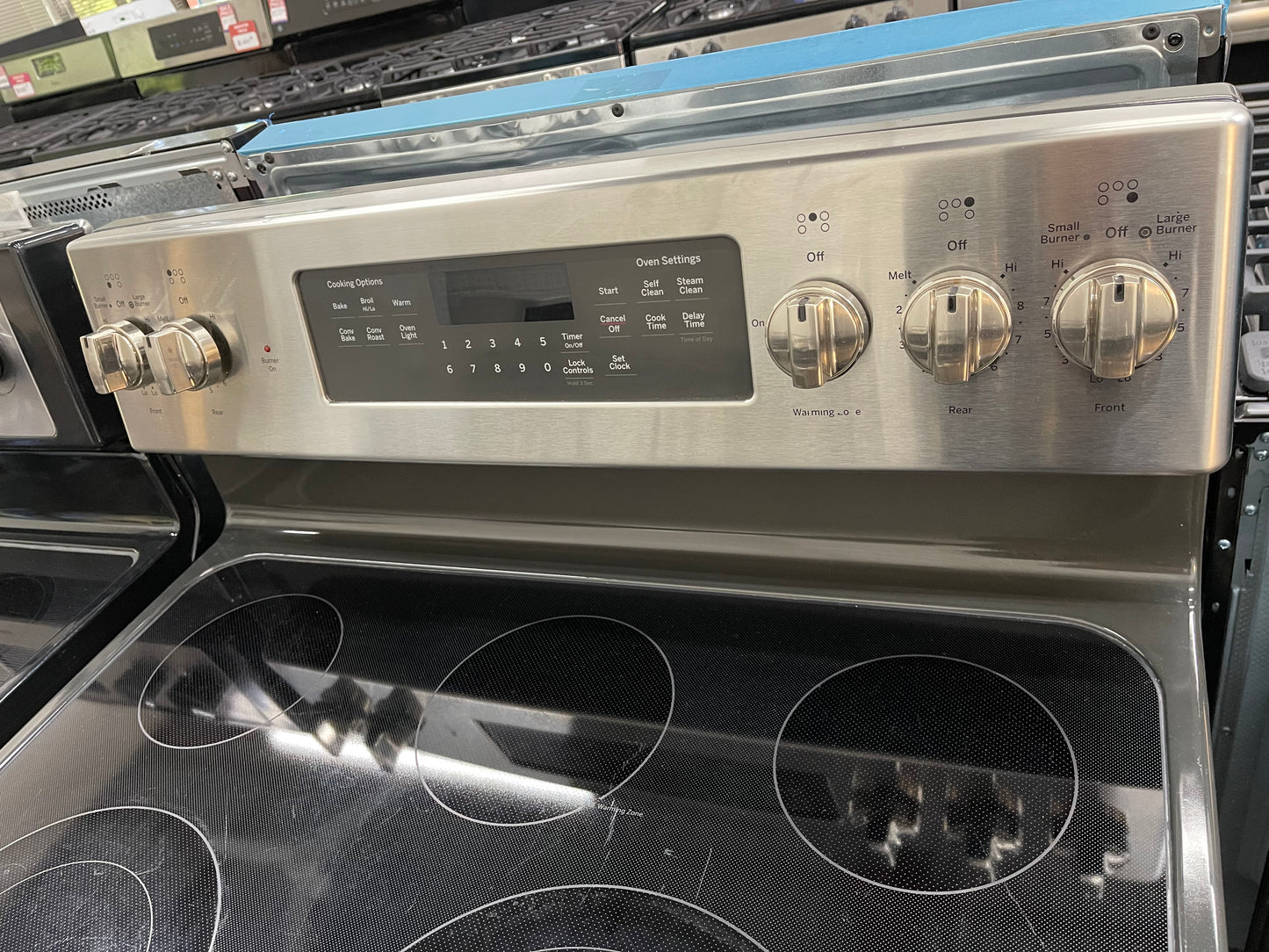 GE 30" Free-Standing Electric Convection Range
Model #:JB750SJSS