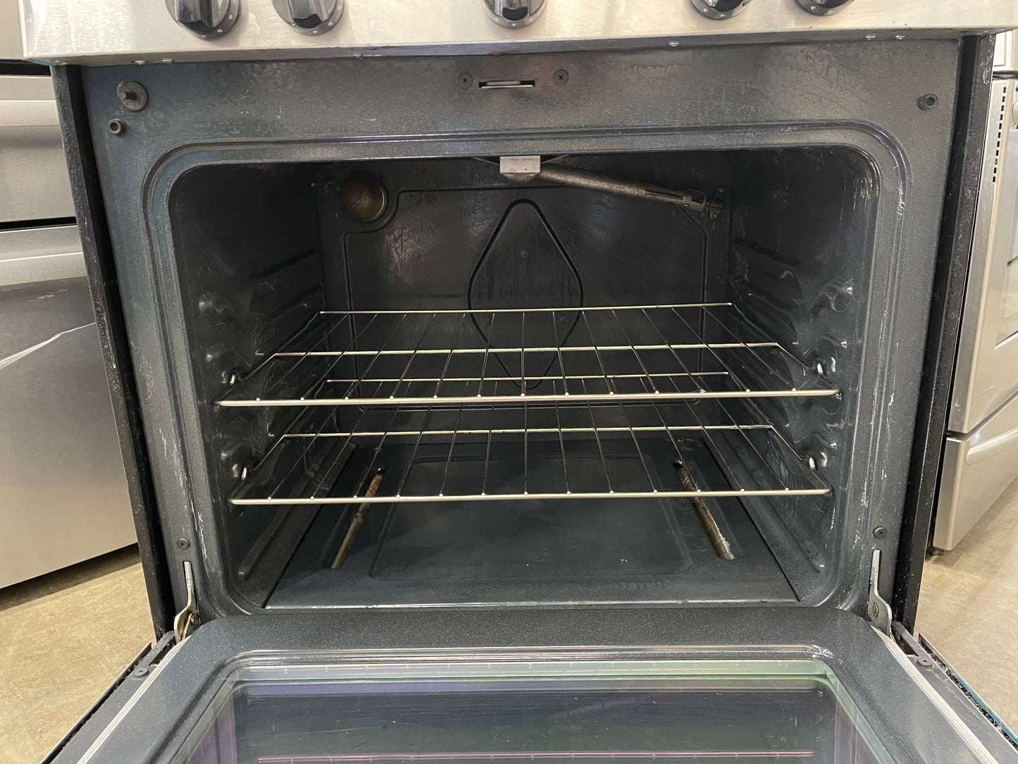 Frigidaire 30-in 5 Burners 5-cu ft Self Cleaning Gas Range in Stainless Steel-Model #FFGF3054TS