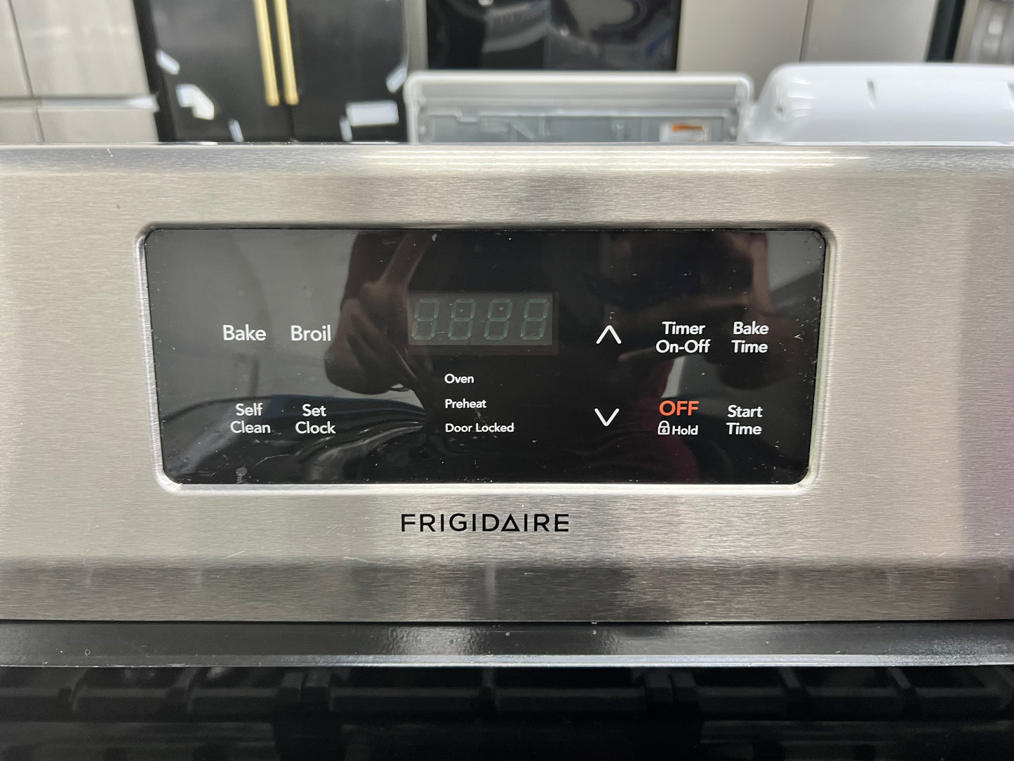 Frigidaire 30-in 5 Burners 5-cu ft Self Cleaning Gas Range in Stainless Steel-Model #FFGF3054TS