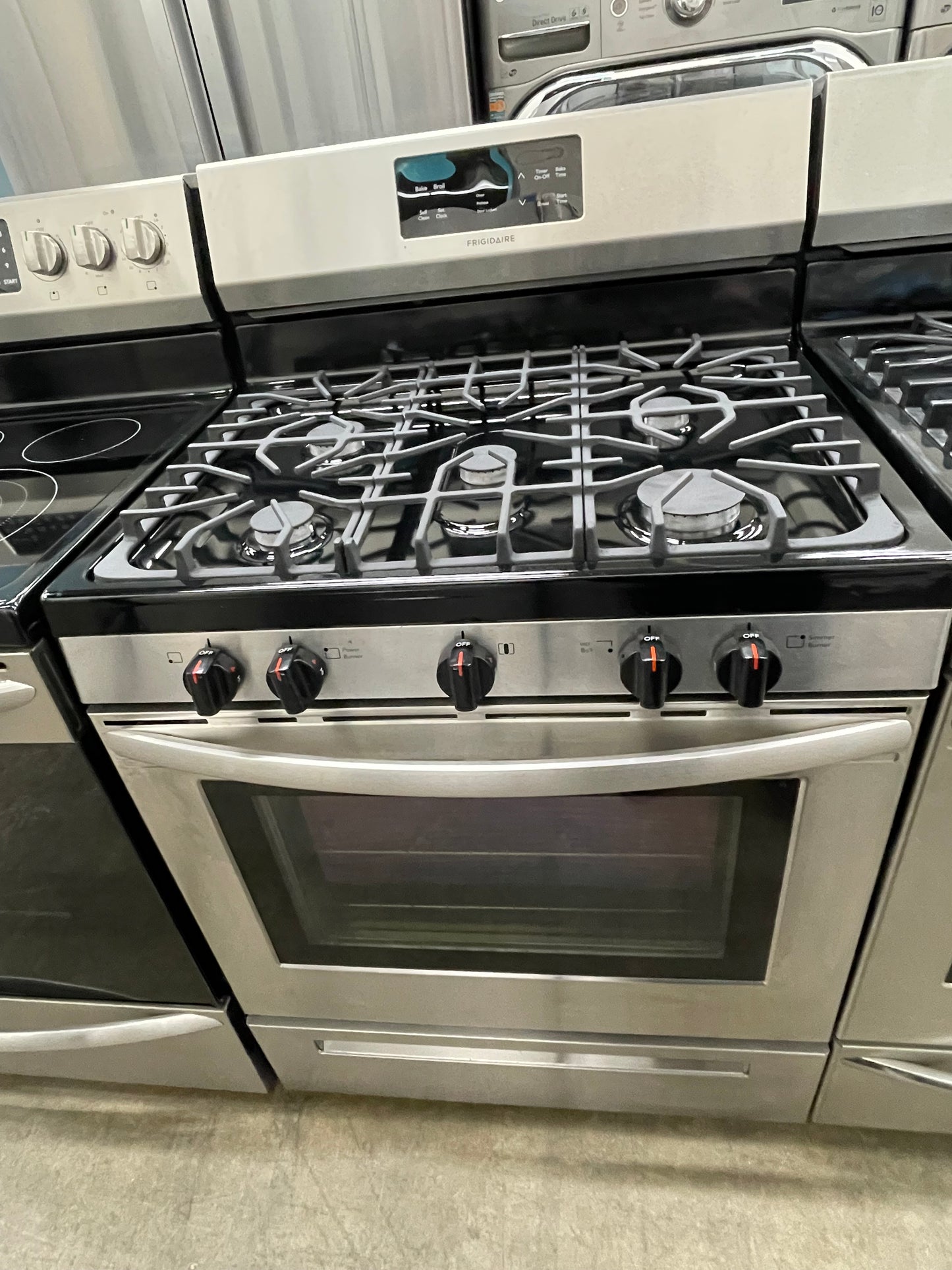Frigidaire 30-in 5 Burners 5-cu ft Self Cleaning Gas Range in Stainless Steel-Model #FFGF3054TS