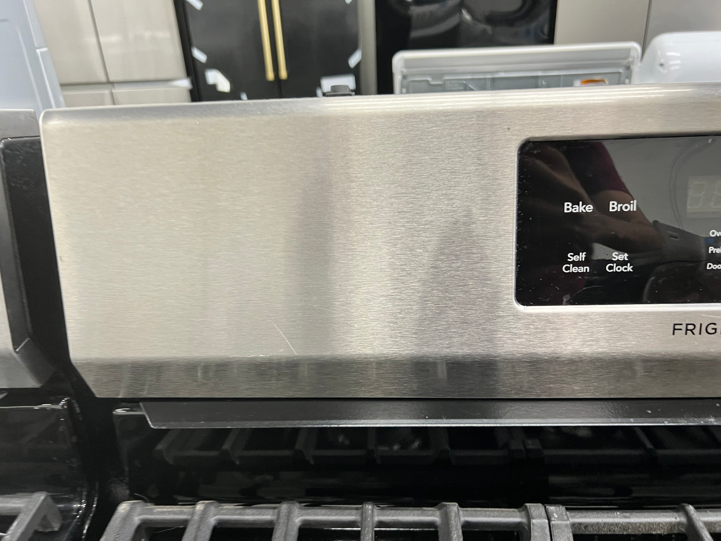 Frigidaire 30-in 5 Burners 5-cu ft Self Cleaning Gas Range in Stainless Steel-Model #FFGF3054TS