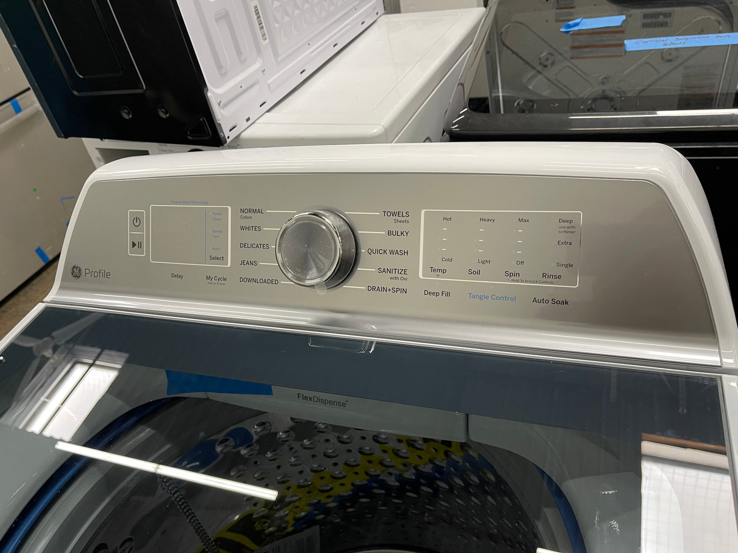 GE Profile ENERGY STAR 5.0 cu. ft. Capacity Washer with Smarter Wash Technology and FlexDispense™
Model #:PTW600BSRWS