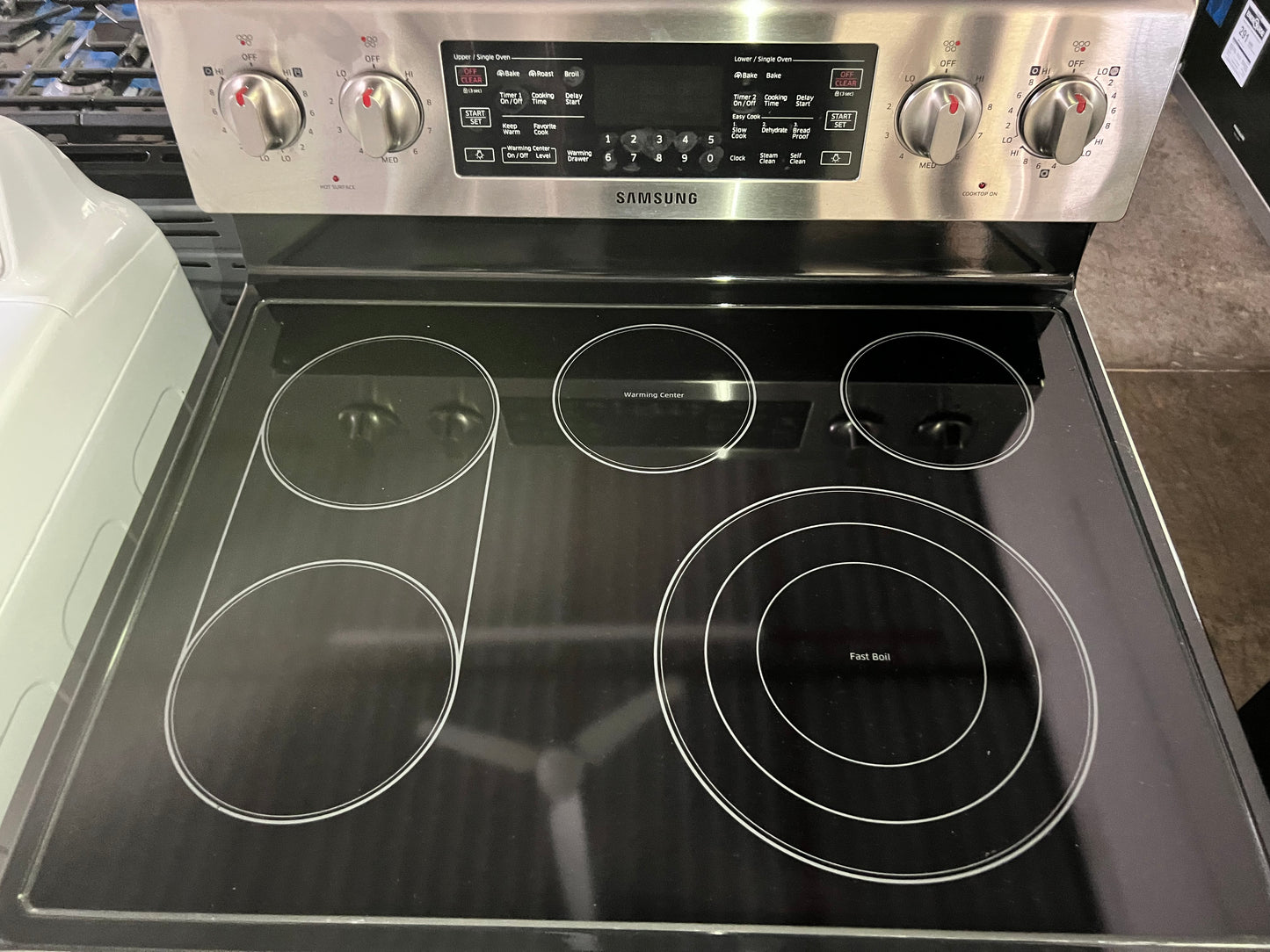 Samsung Flex Duo 30-in Glass Top 5 Burners 2.6-cu ft / 3.2-cu ft Self-cleaning Convection Oven Freestanding Double Oven Electric Range
