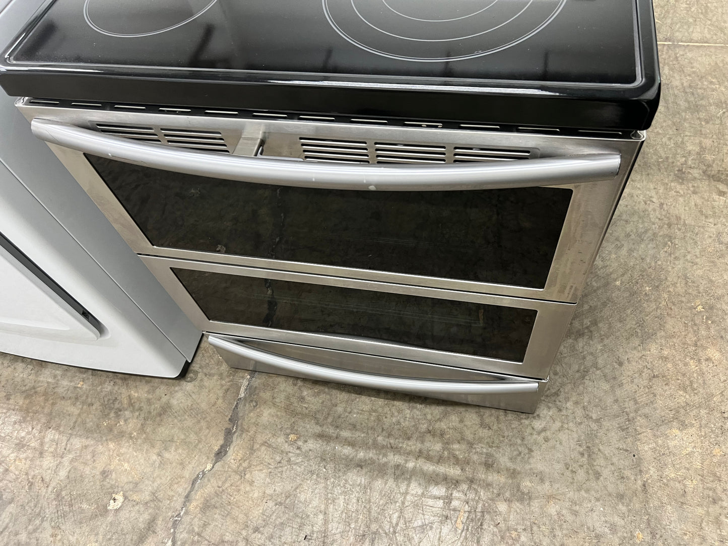 Samsung Flex Duo 30-in Glass Top 5 Burners 2.6-cu ft / 3.2-cu ft Self-cleaning Convection Oven Freestanding Double Oven Electric Range