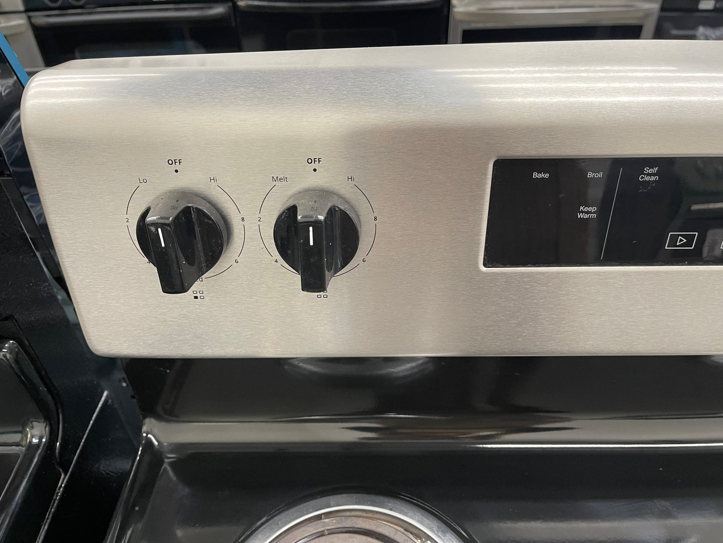 Whirlpool 30-in 4 burners 4.8-cu ft Freestanding Electric Range ( Stainless Steel )
Model #WFC150M0JS