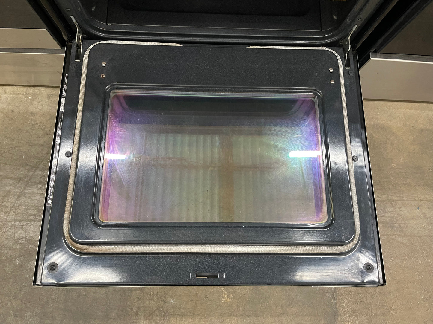 Frigidaire LGEF3043KF Gallery 30-in Glass Top 5 Elements 5.8-cu ft Self-Cleaning Freestanding Electric Range (Smudge-proof Stainless Steel)