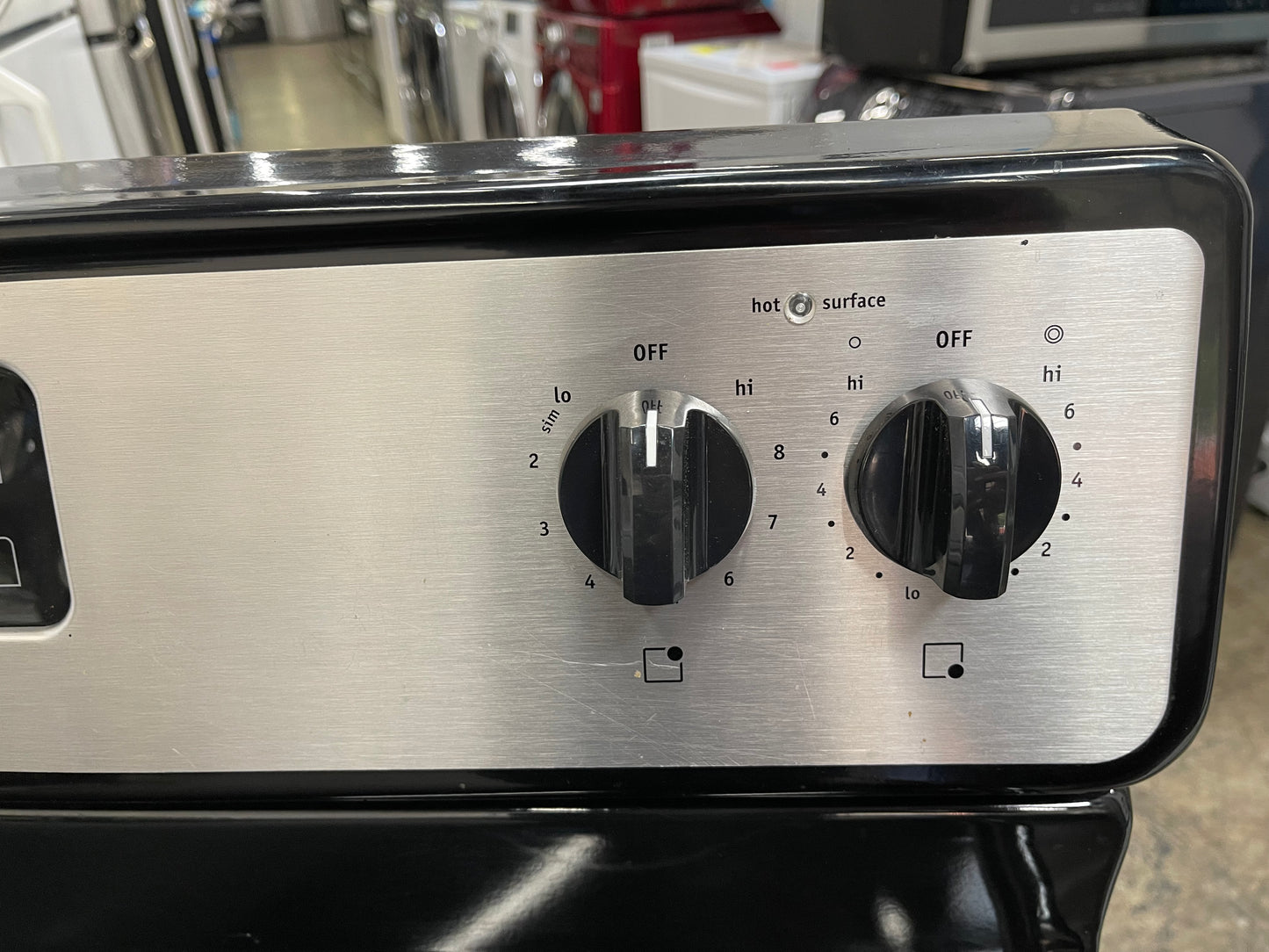 Frigidaire FFEF3012LS
30 Inch Freestanding Electric Range with 4 Radiant Elements, 4.8 cu. ft. Oven Capacity, Manual Clean and Store-More Storage Drawer: Stainless Steel