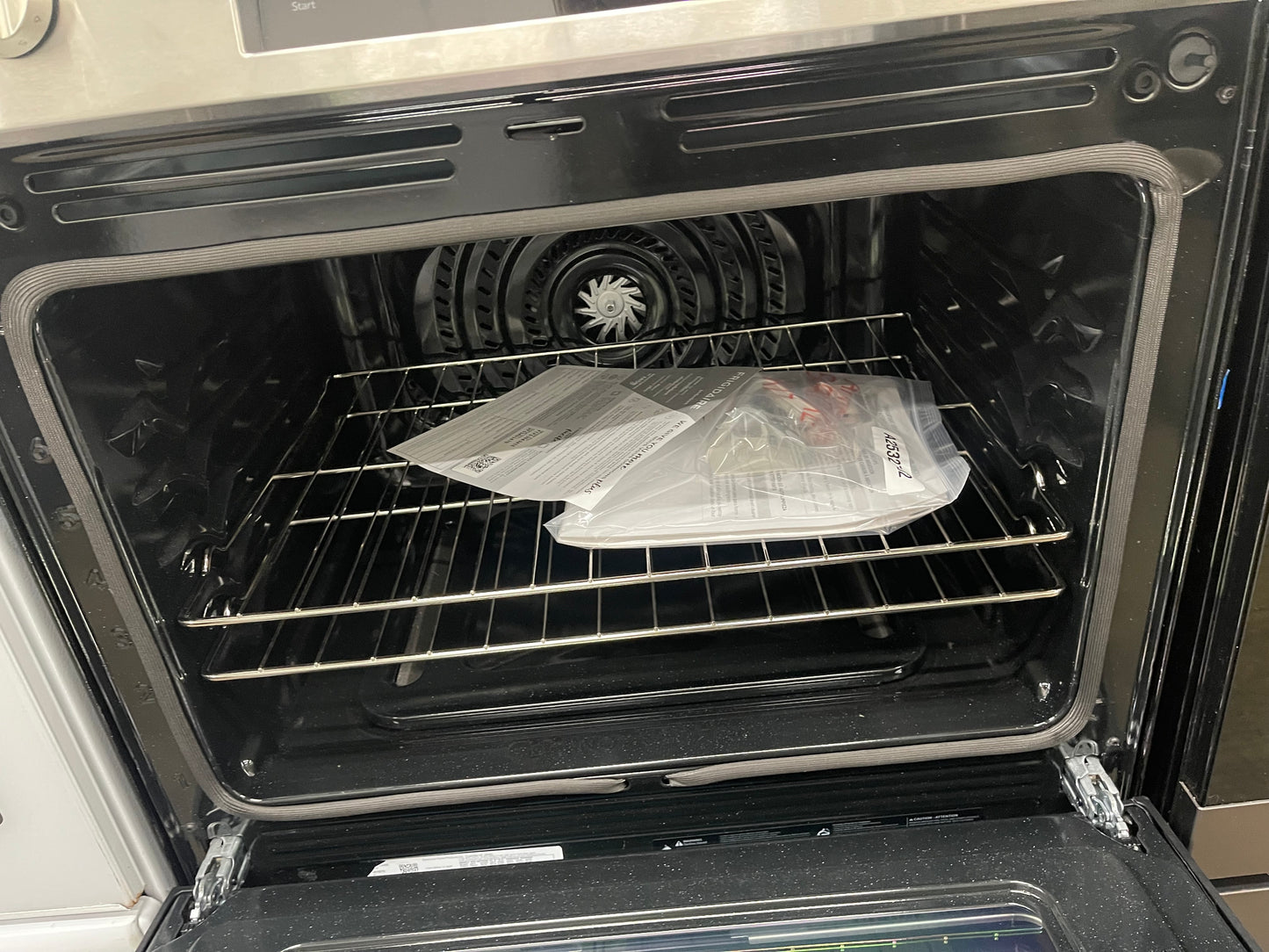 Frigidaire 5 Burners 5.1-cu ft Convection Oven Slide-In Gas Range in Stainless Steel-Model #FCFG3083AS
