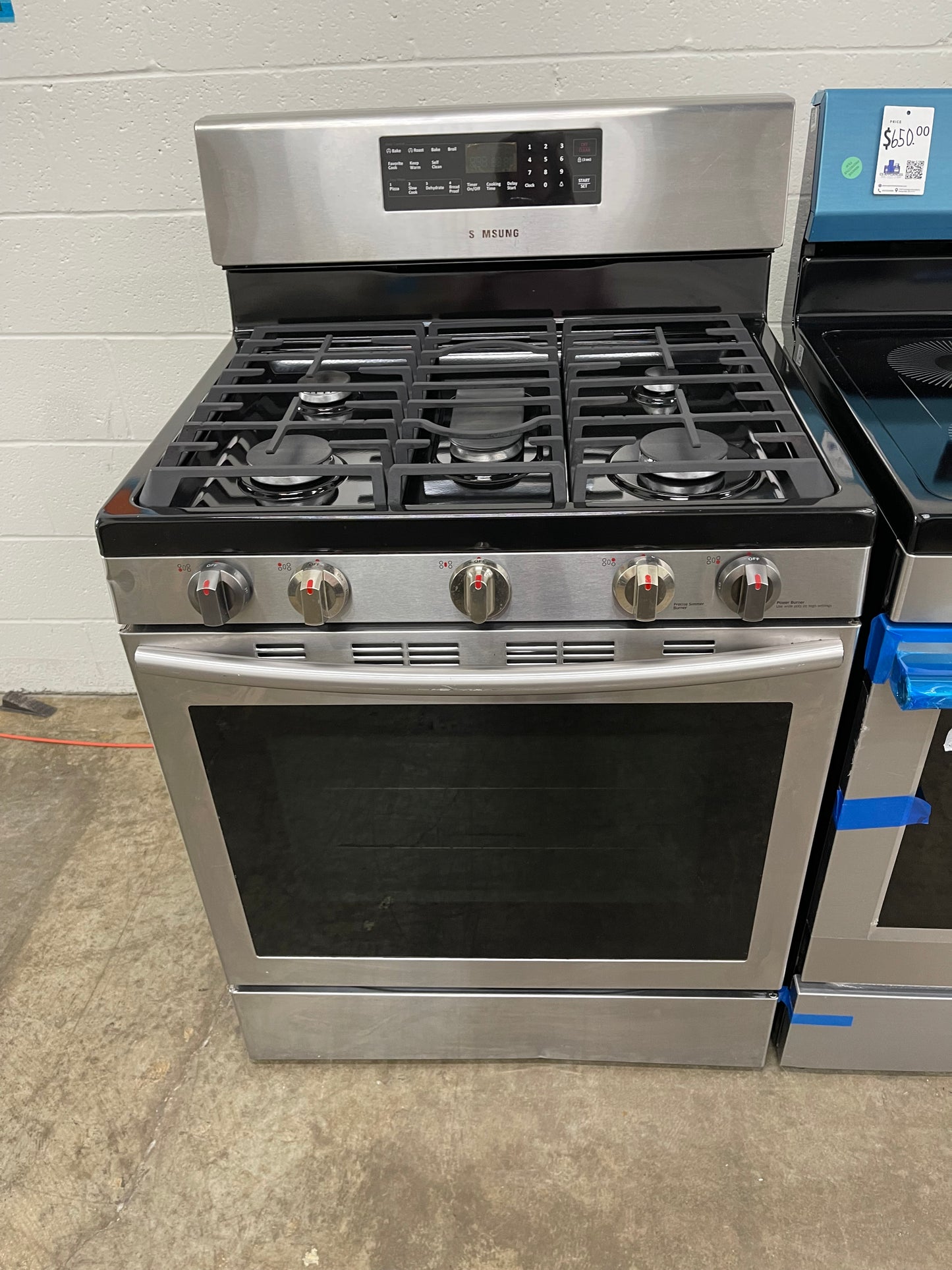 Samsung 30-in 5 Burners 5.8 cu. ft. Freestanding Gas Range with Convection Oven in Stainless Steel-Model #NX58H5600SS