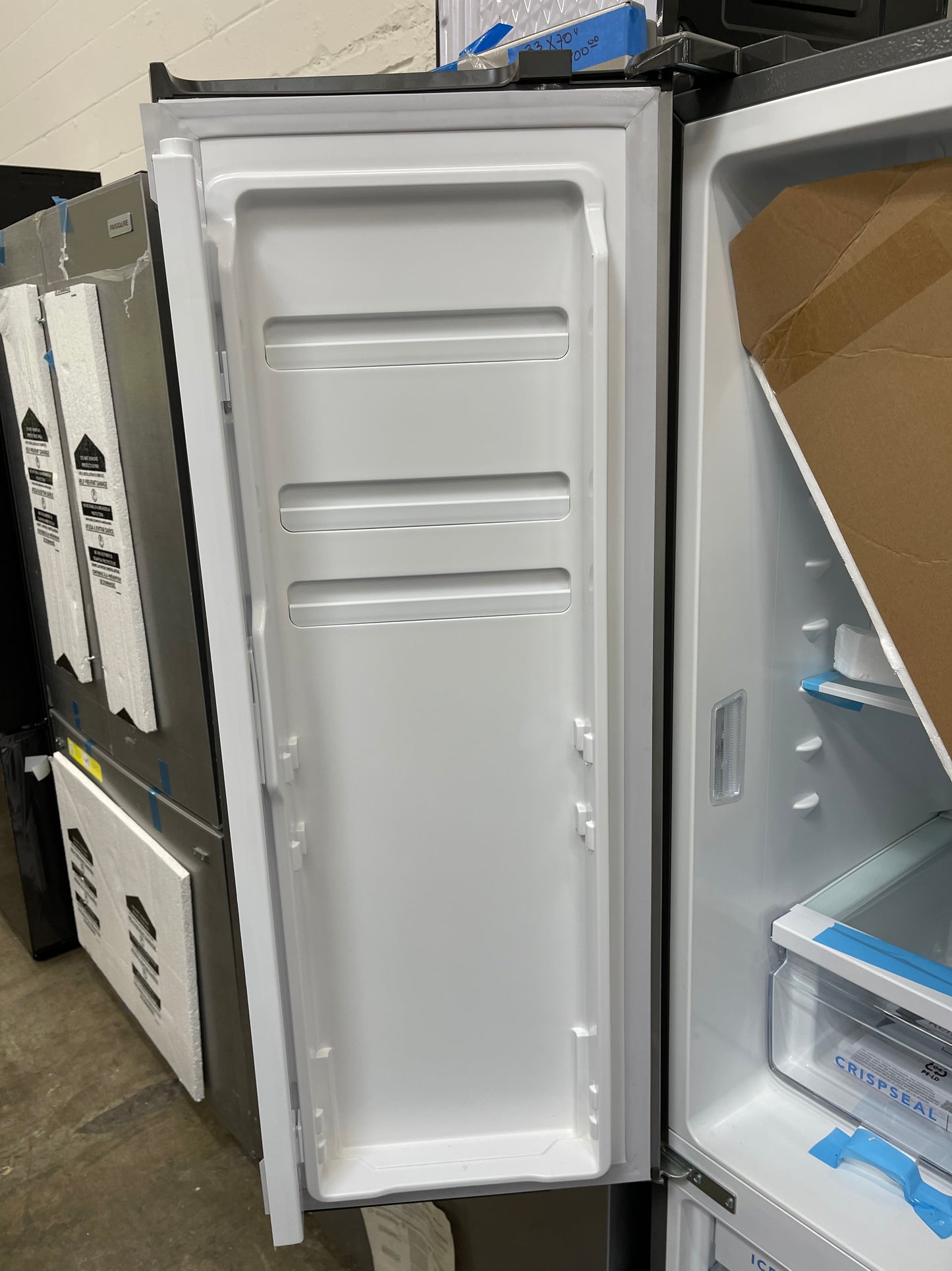 Frigidaire 17.6 Cu. Ft. Counter-Depth French Door Refrigerator
FRFG1723AV