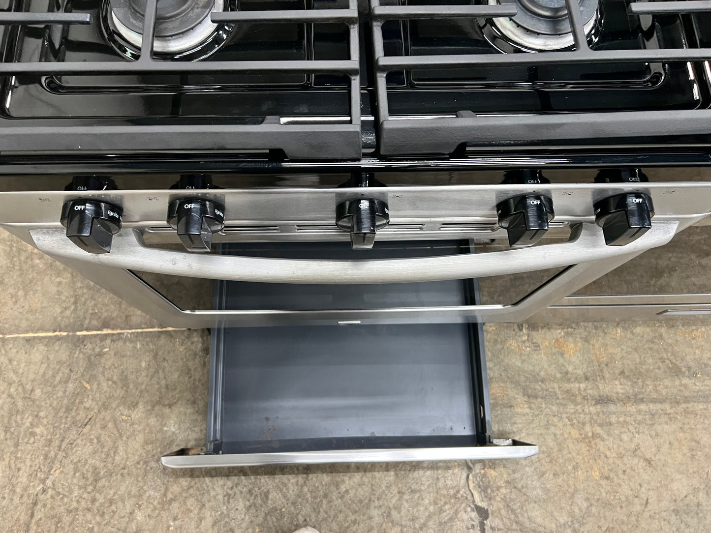 Maytag 30-in 5 Burners 5.8-cu ft Self-cleaning Freestanding Gas Range in Stainless Steel-Model #MGR8674AS
