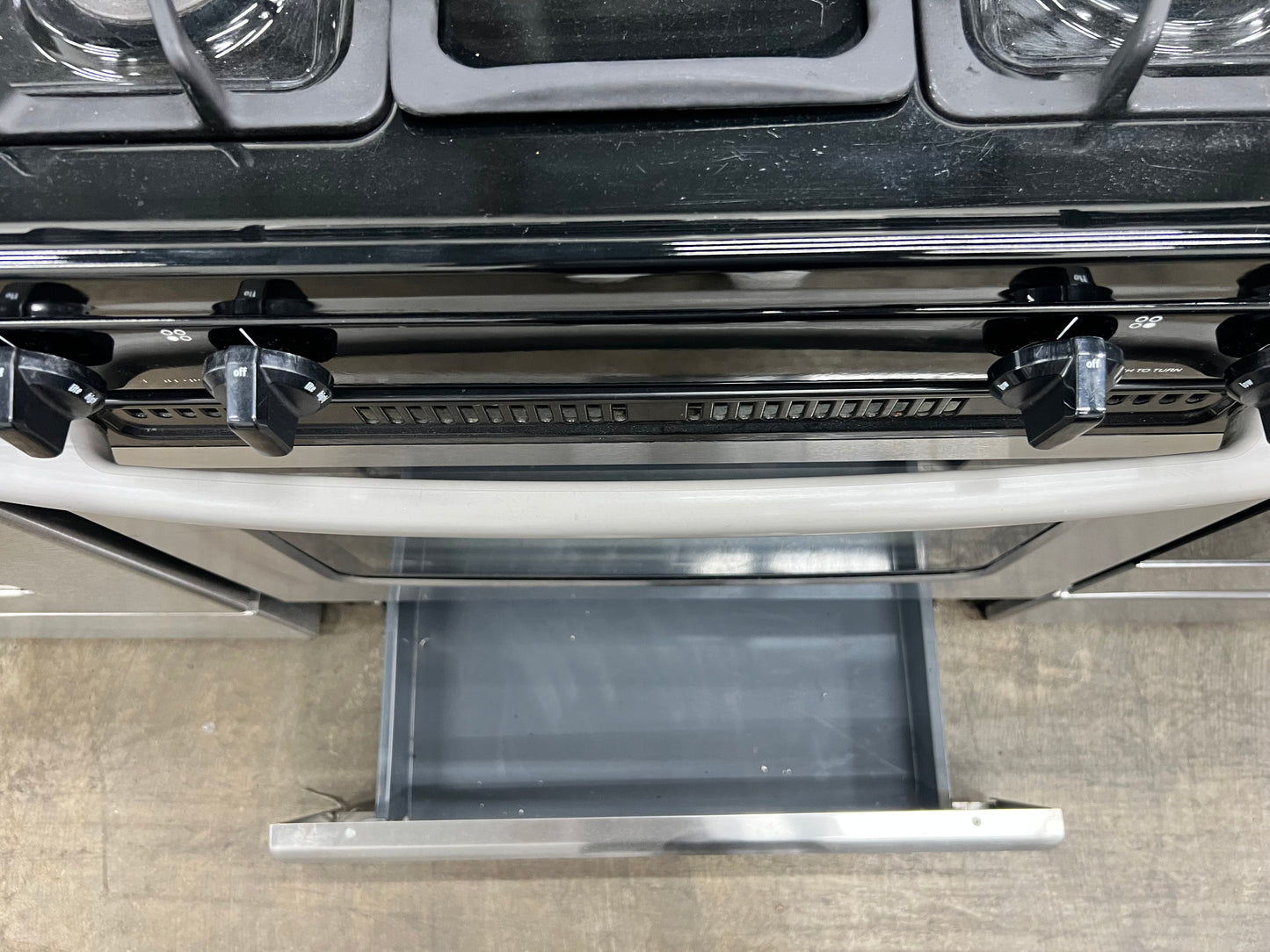 Maytag 30" Free-Standing Gas Range in Stainless Steel