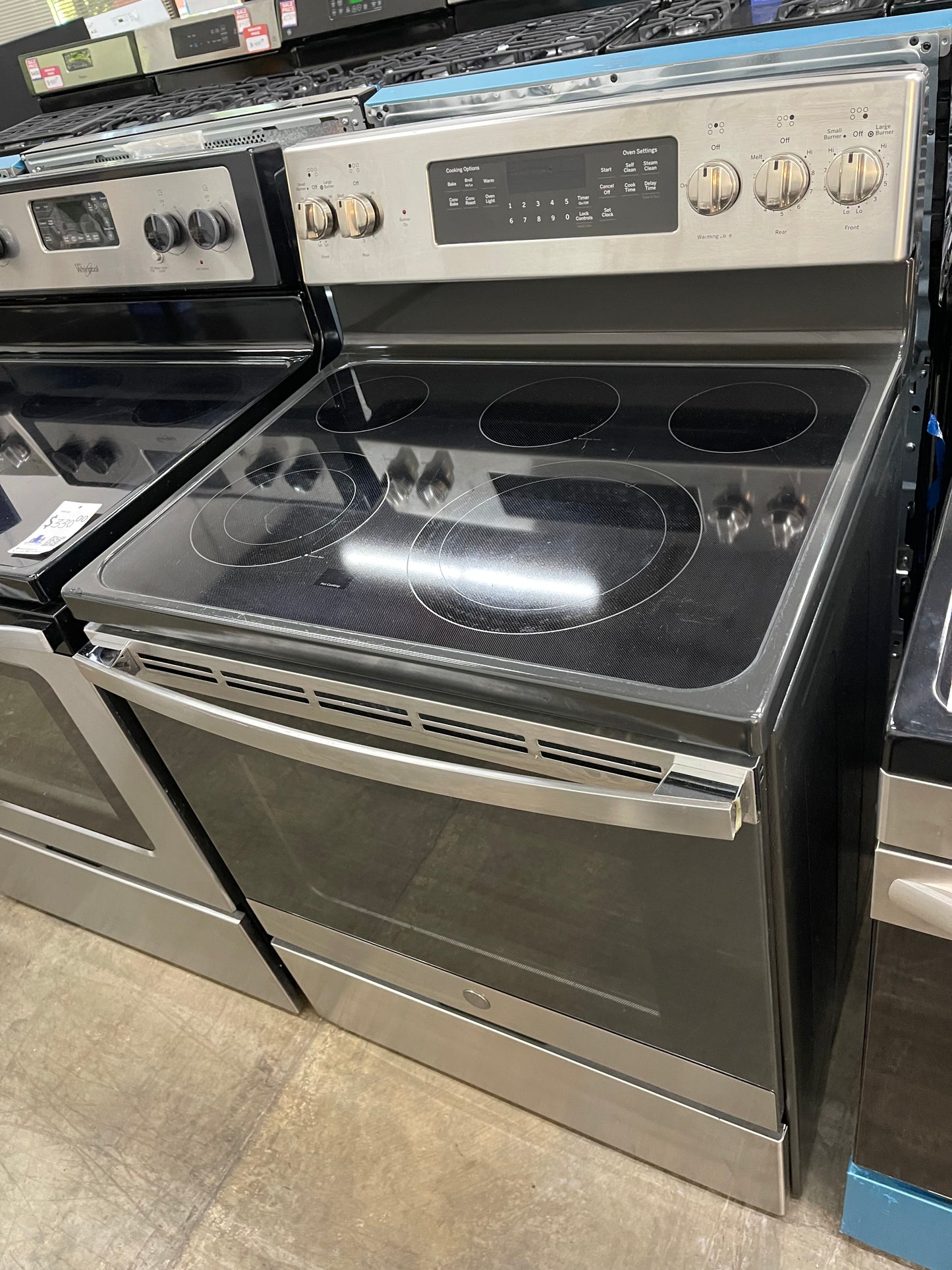 GE 30" Free-Standing Electric Convection Range
Model #:JB750SJSS