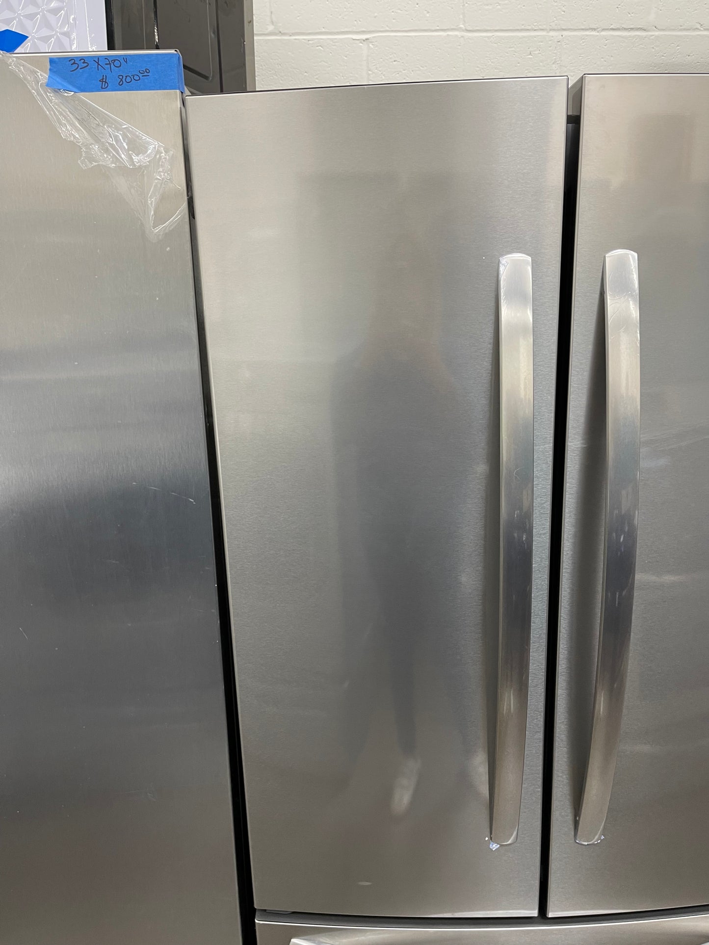 Frigidaire 17.6 Cu. Ft. Counter-Depth French Door Refrigerator
FRFG1723AV