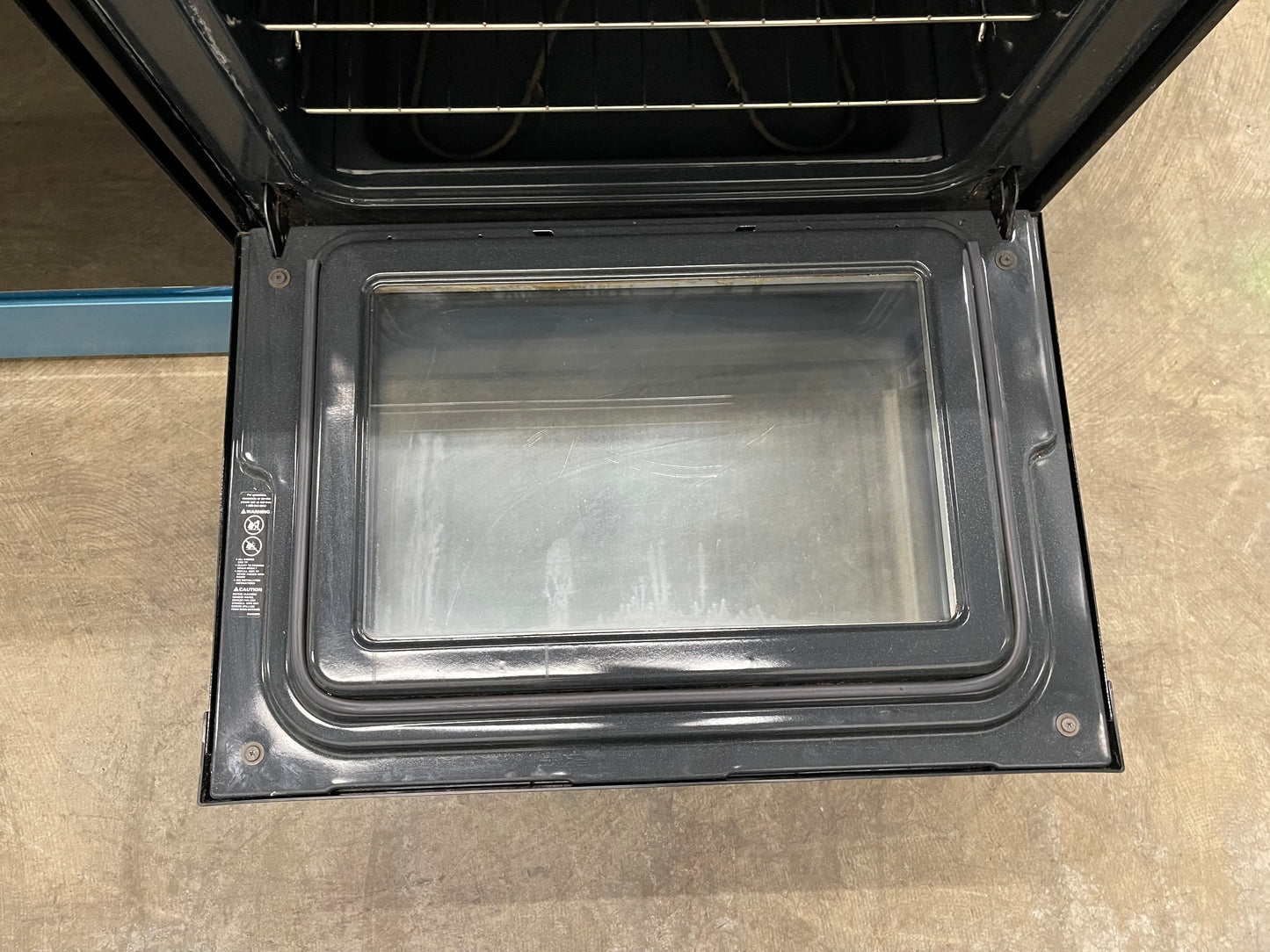Frigidaire FFEF3012LS
30 Inch Freestanding Electric Range with 4 Radiant Elements, 4.8 cu. ft. Oven Capacity, Manual Clean and Store-More Storage Drawer: Stainless Steel